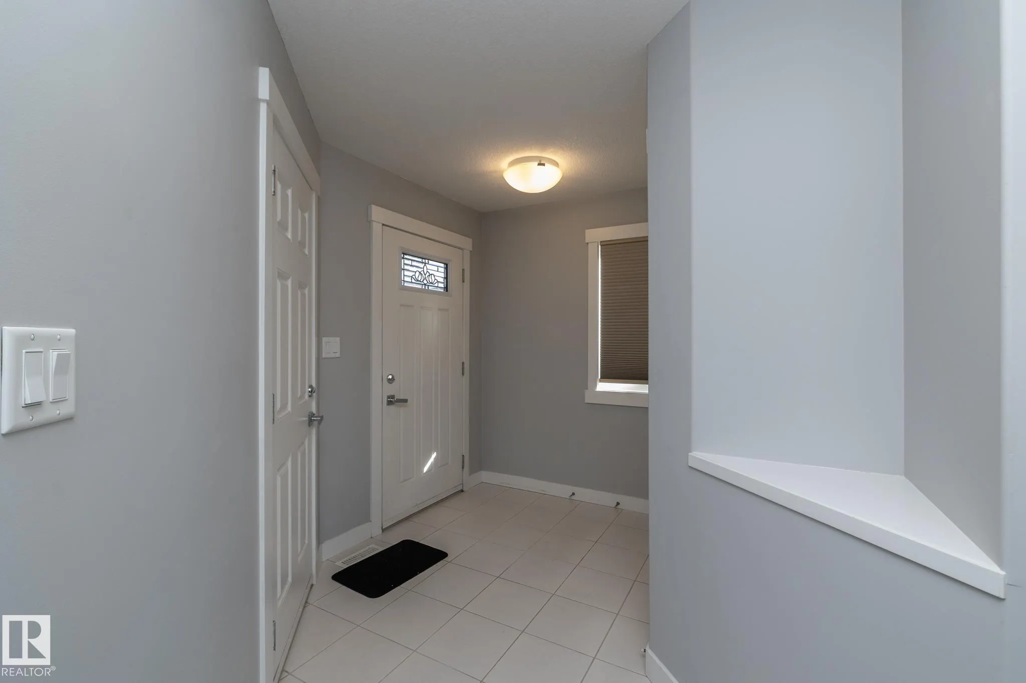 7257 ARMOUR Crescent