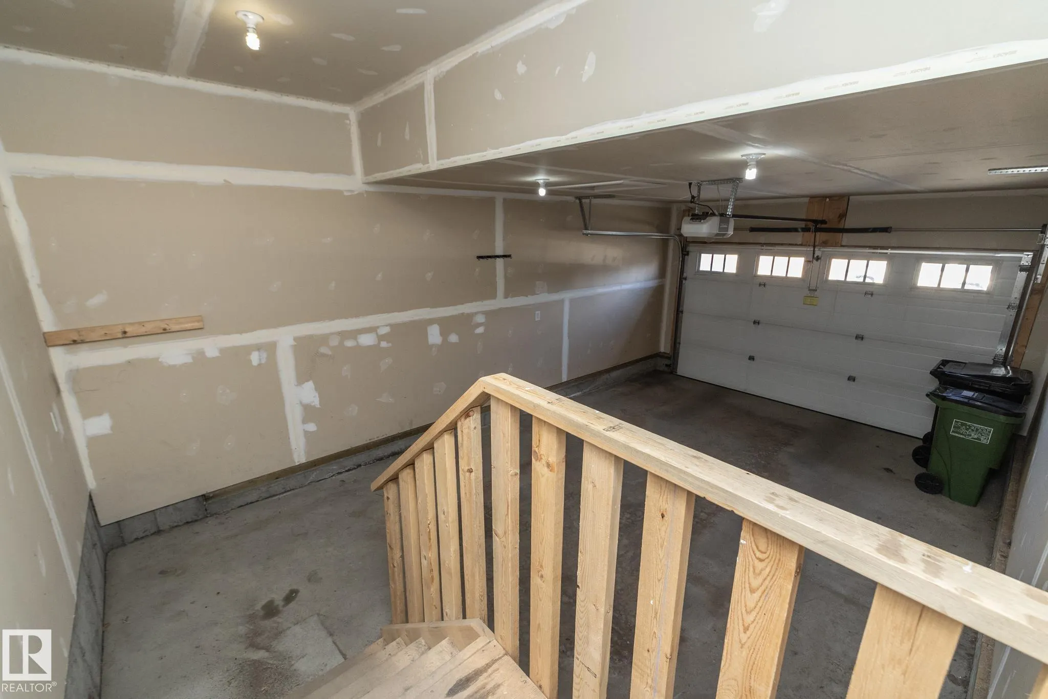 7257 ARMOUR Crescent