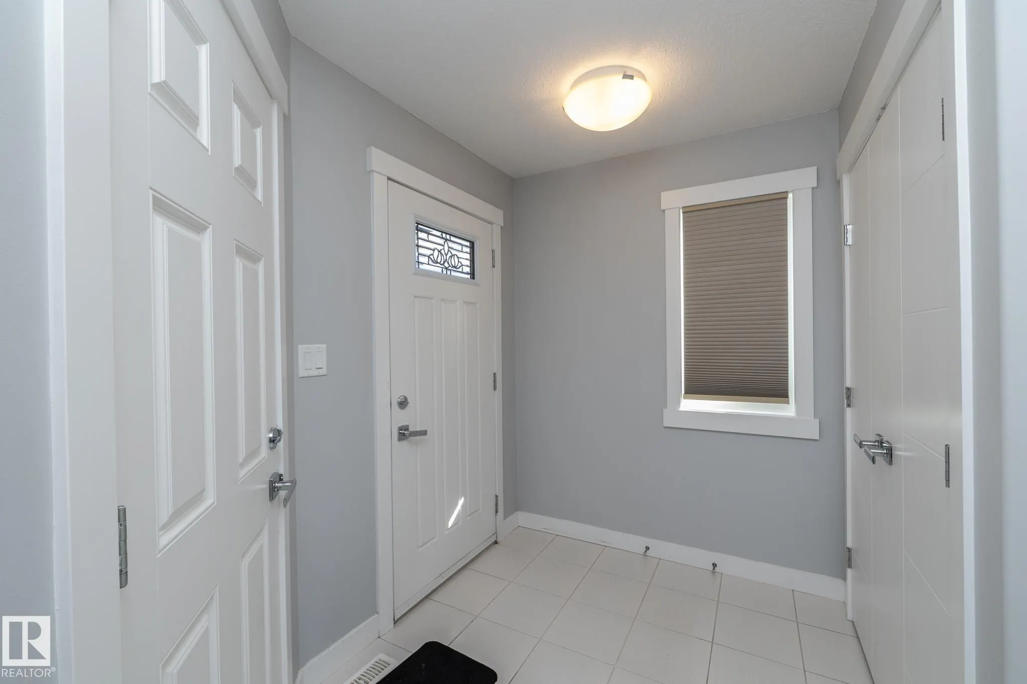 7257 ARMOUR Crescent