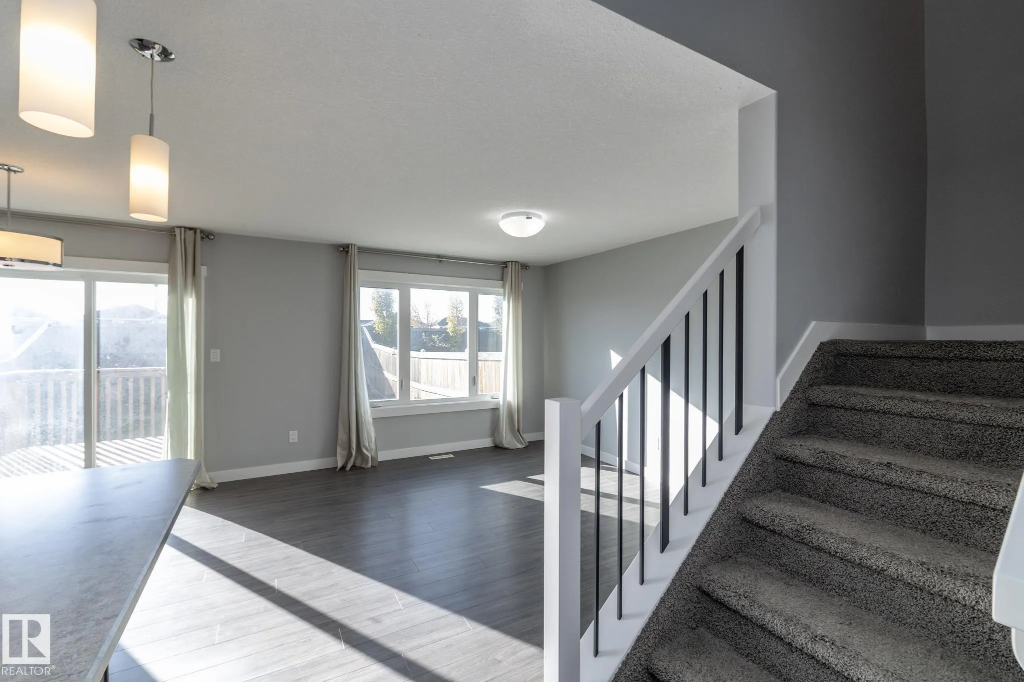 7257 ARMOUR Crescent
