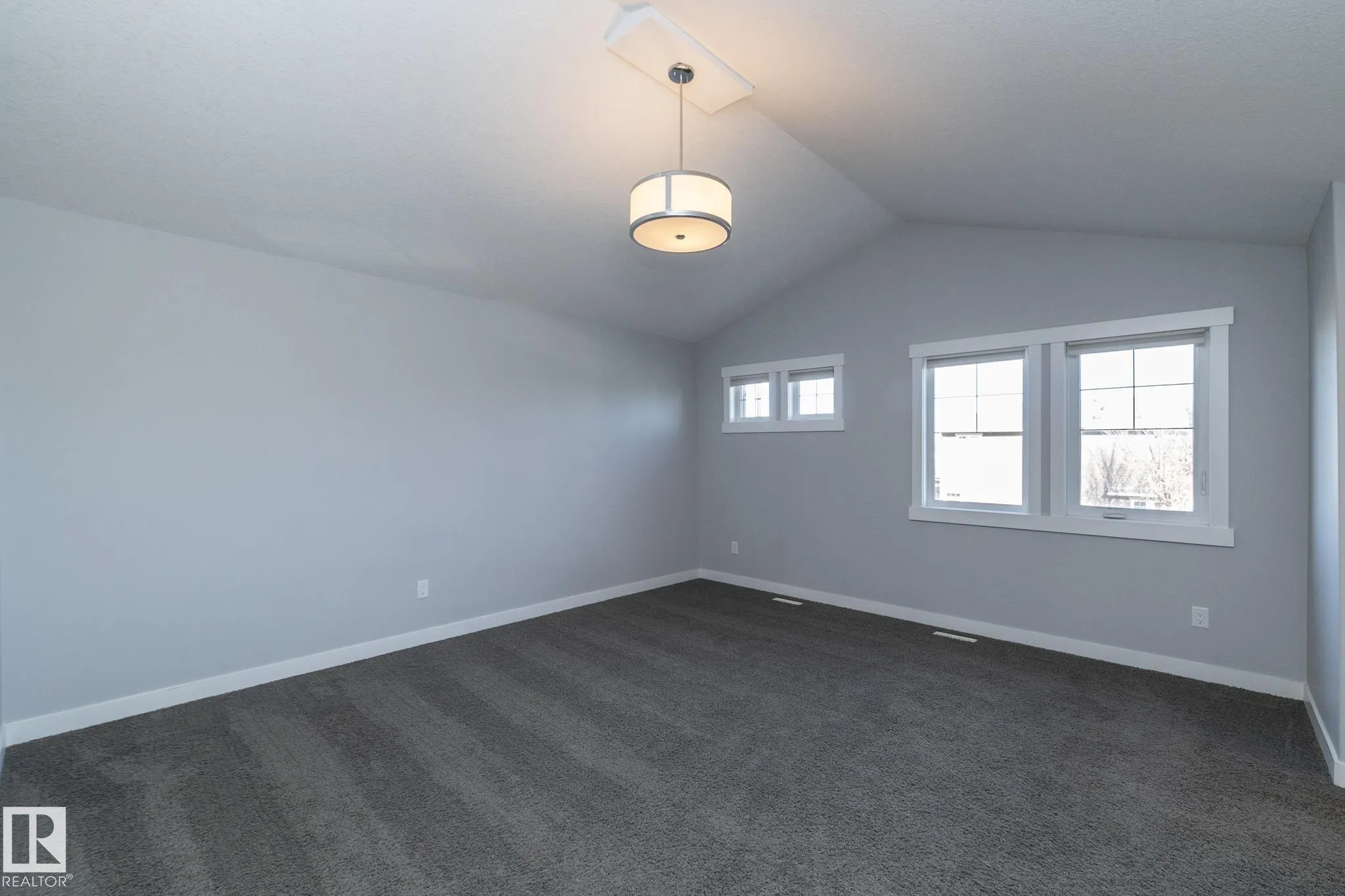 7257 ARMOUR Crescent
