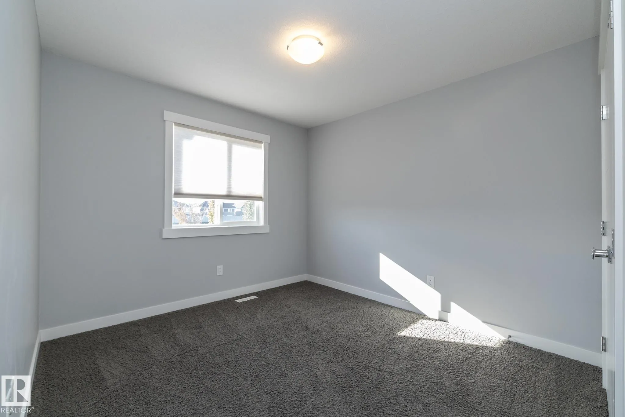 7257 ARMOUR Crescent