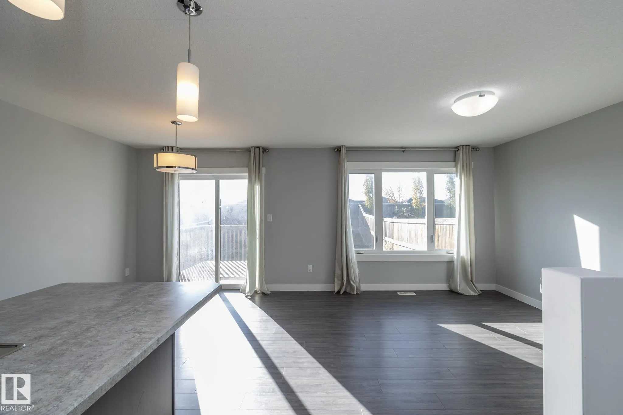 7257 ARMOUR Crescent