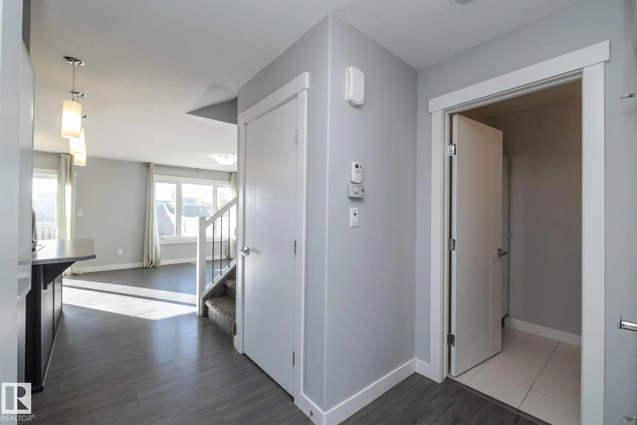 7257 ARMOUR Crescent
