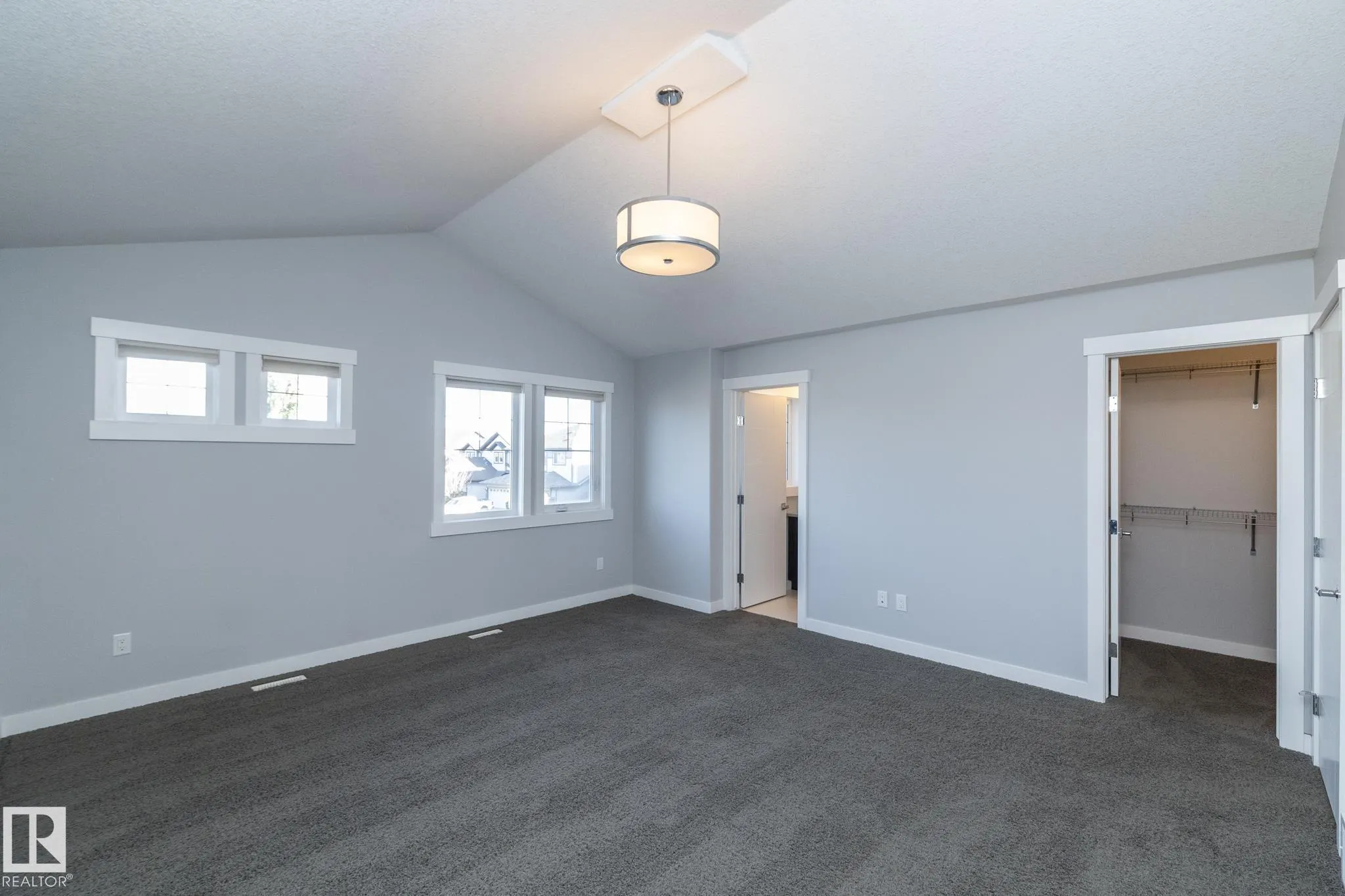 7257 ARMOUR Crescent