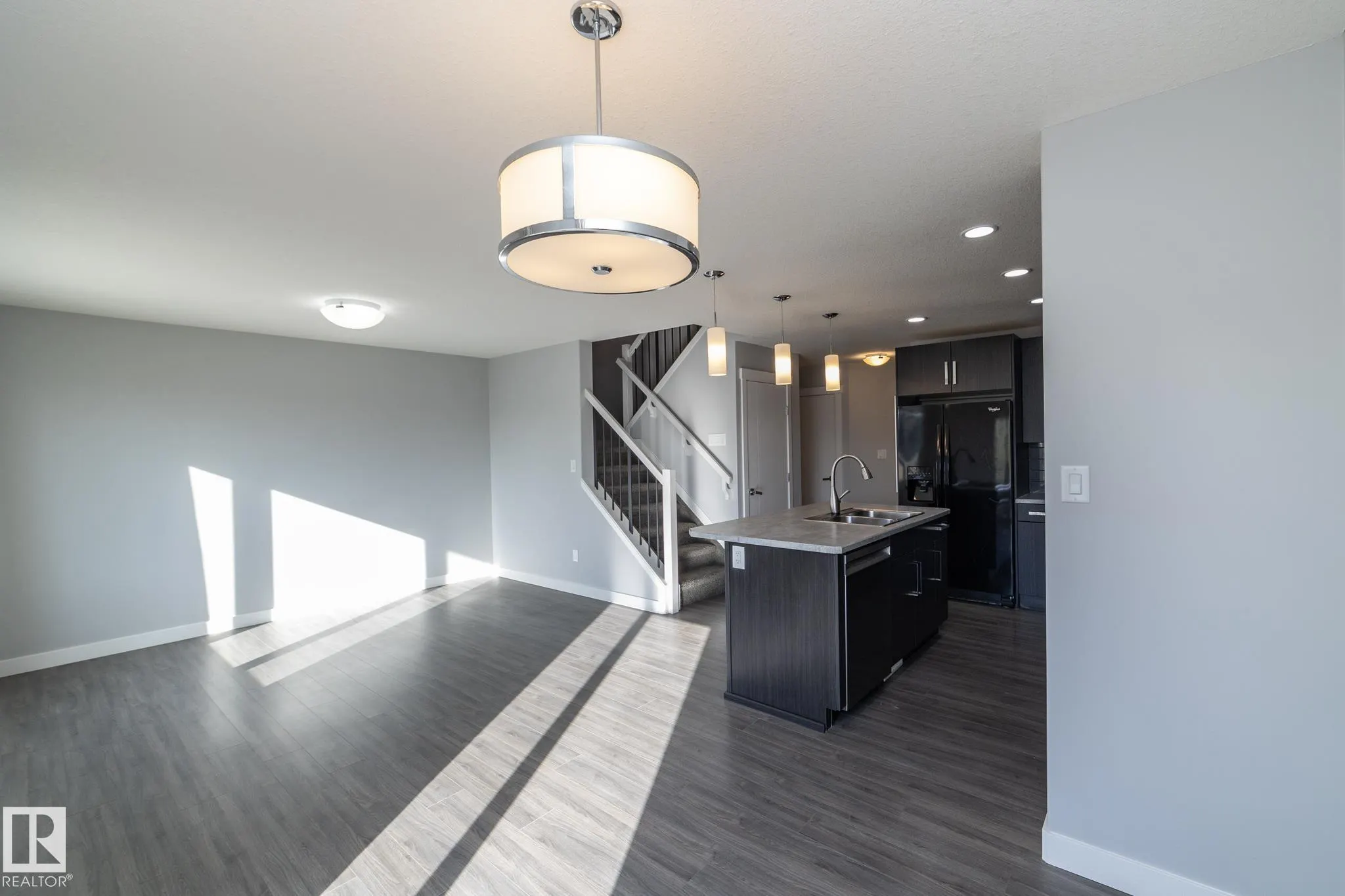 7257 ARMOUR Crescent