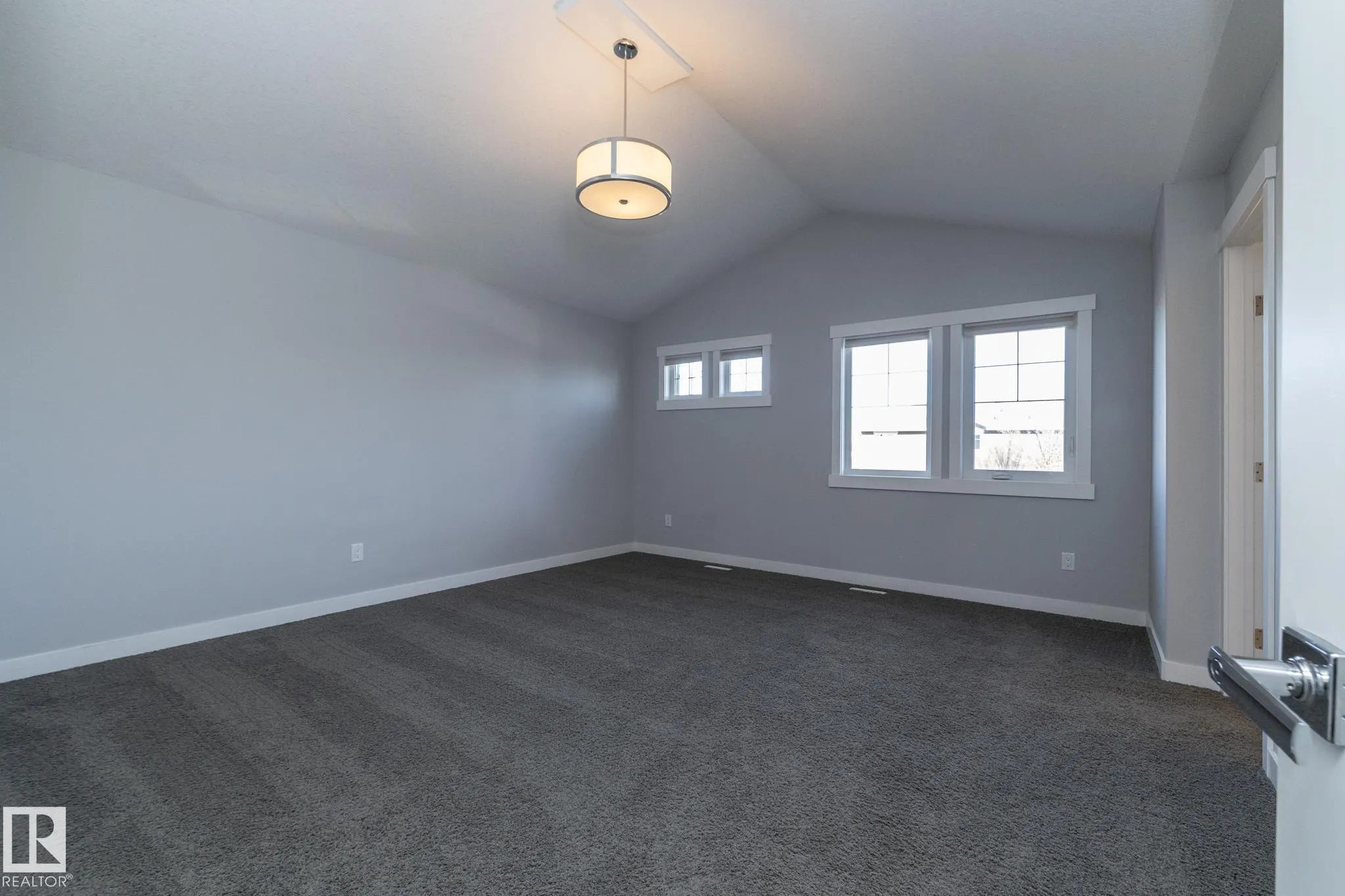 7257 ARMOUR Crescent