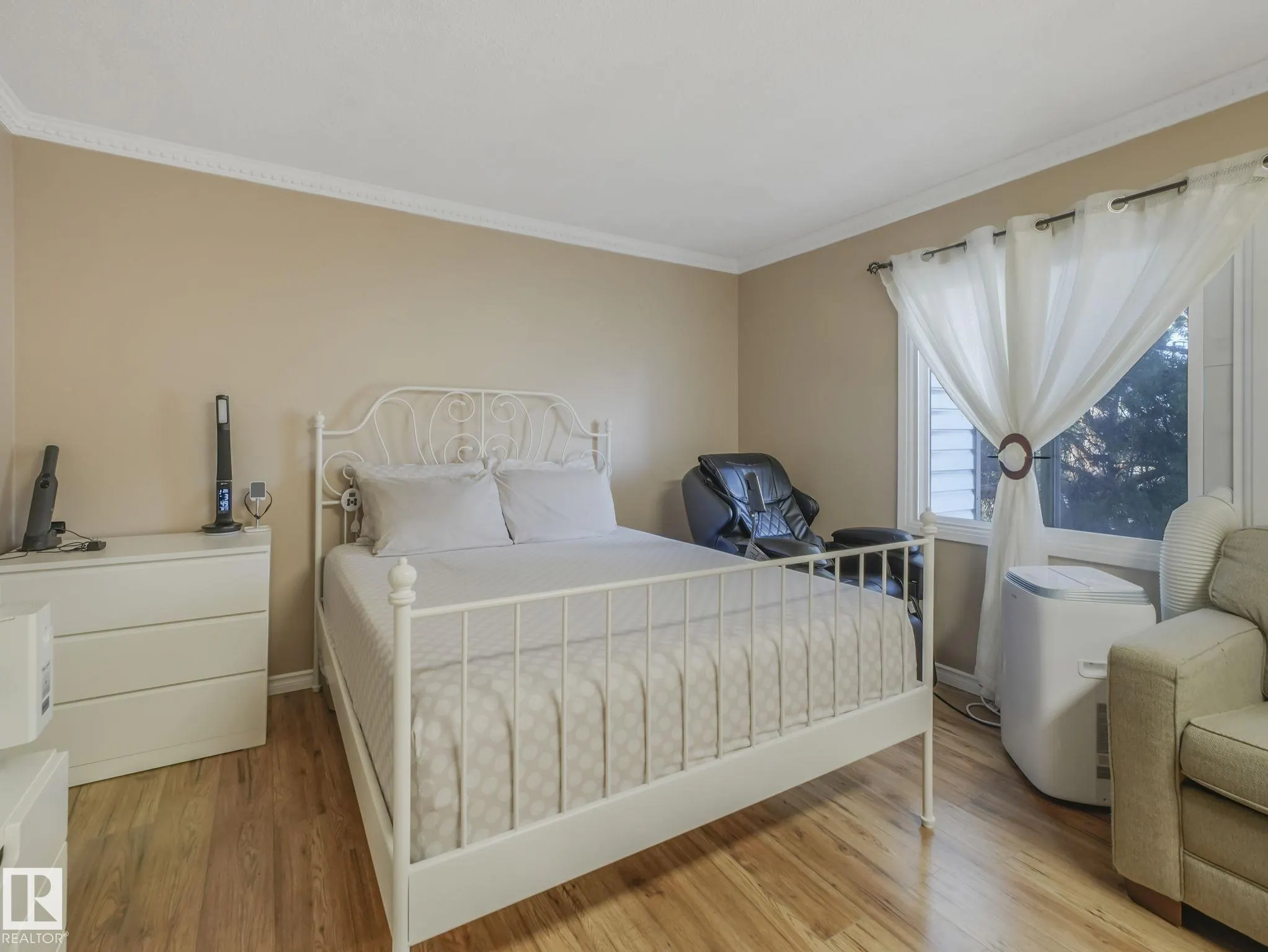 1 GARDEN GROVE