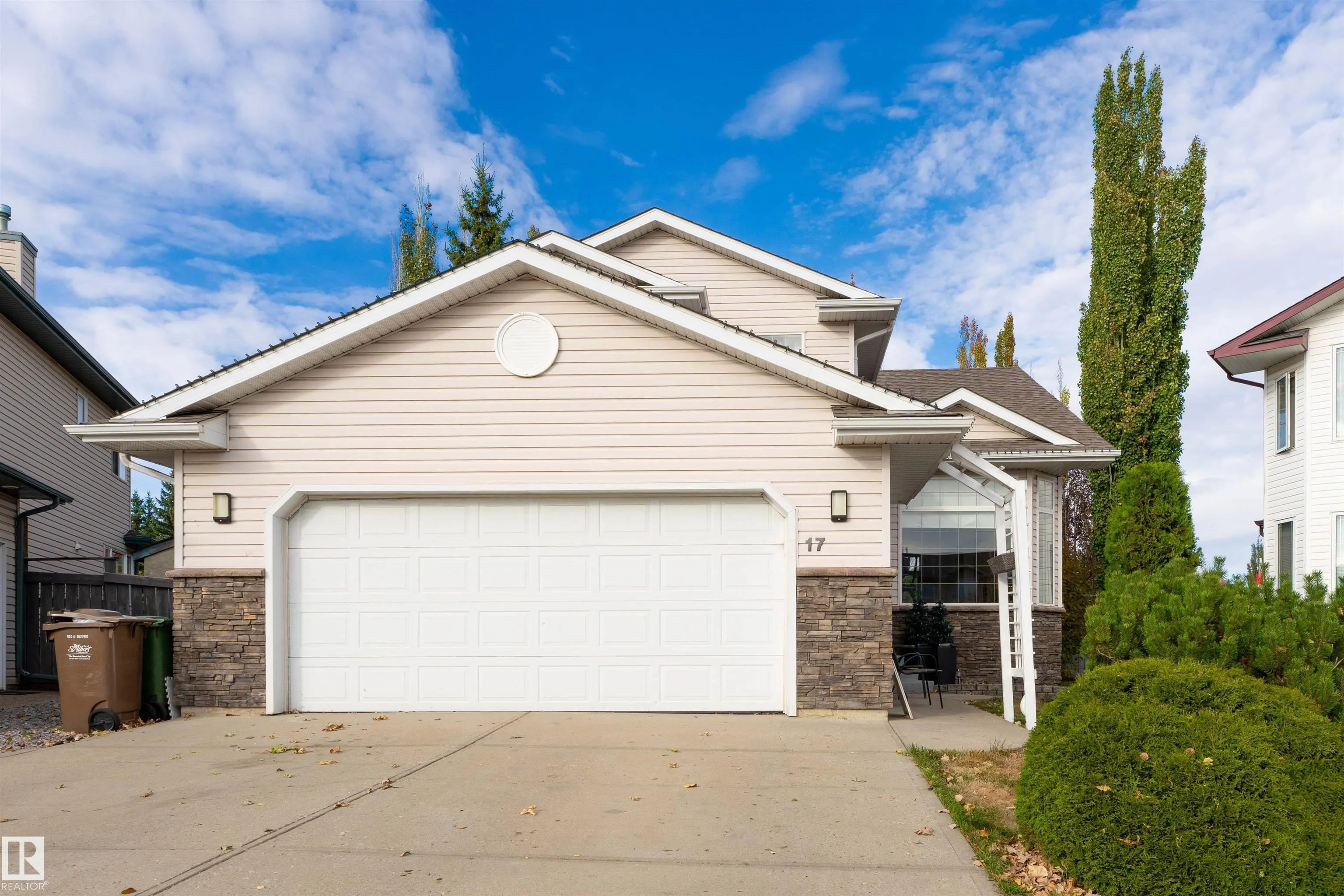 17 OLMSTEAD Crest
