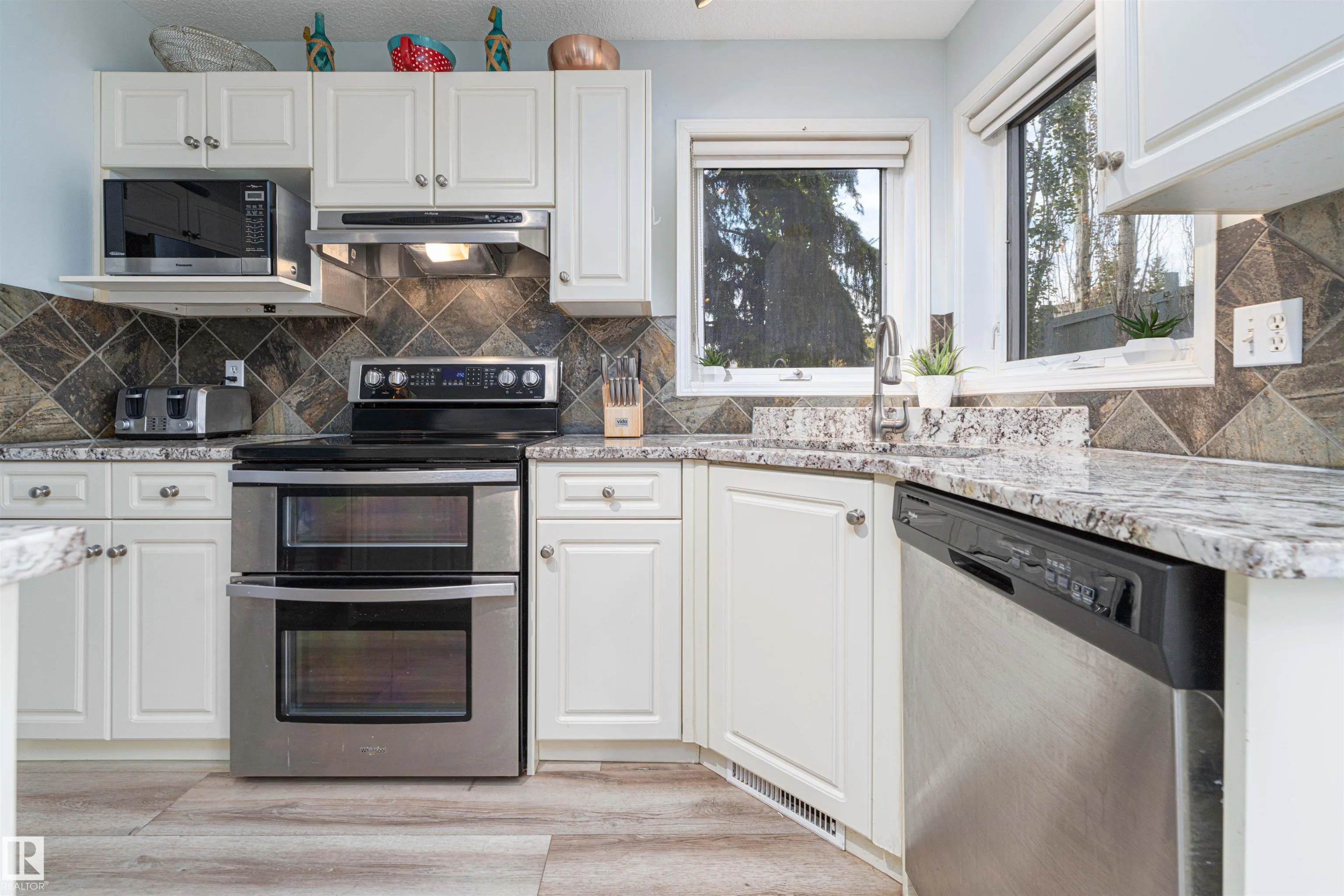 17 OLMSTEAD Crest