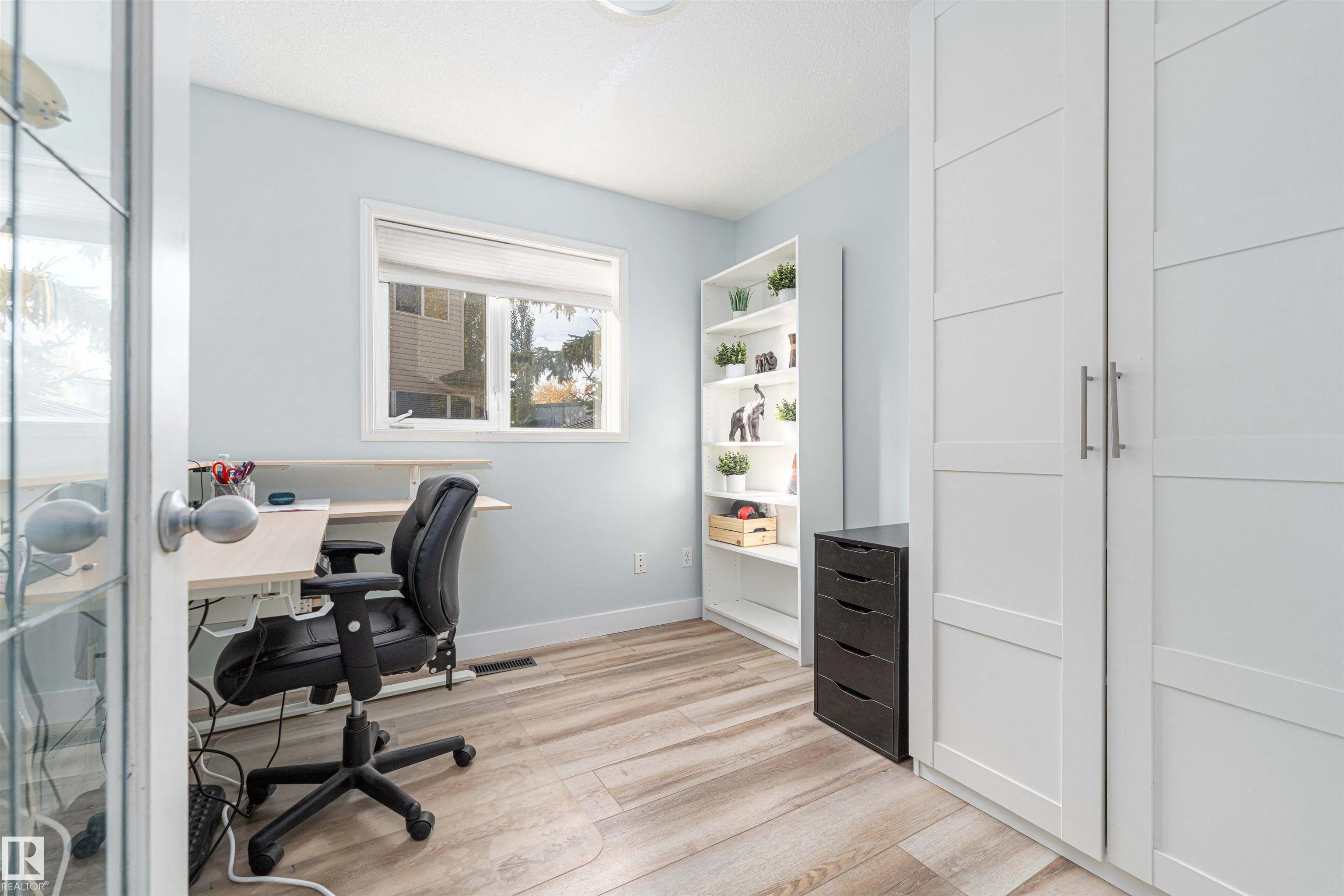 17 OLMSTEAD Crest
