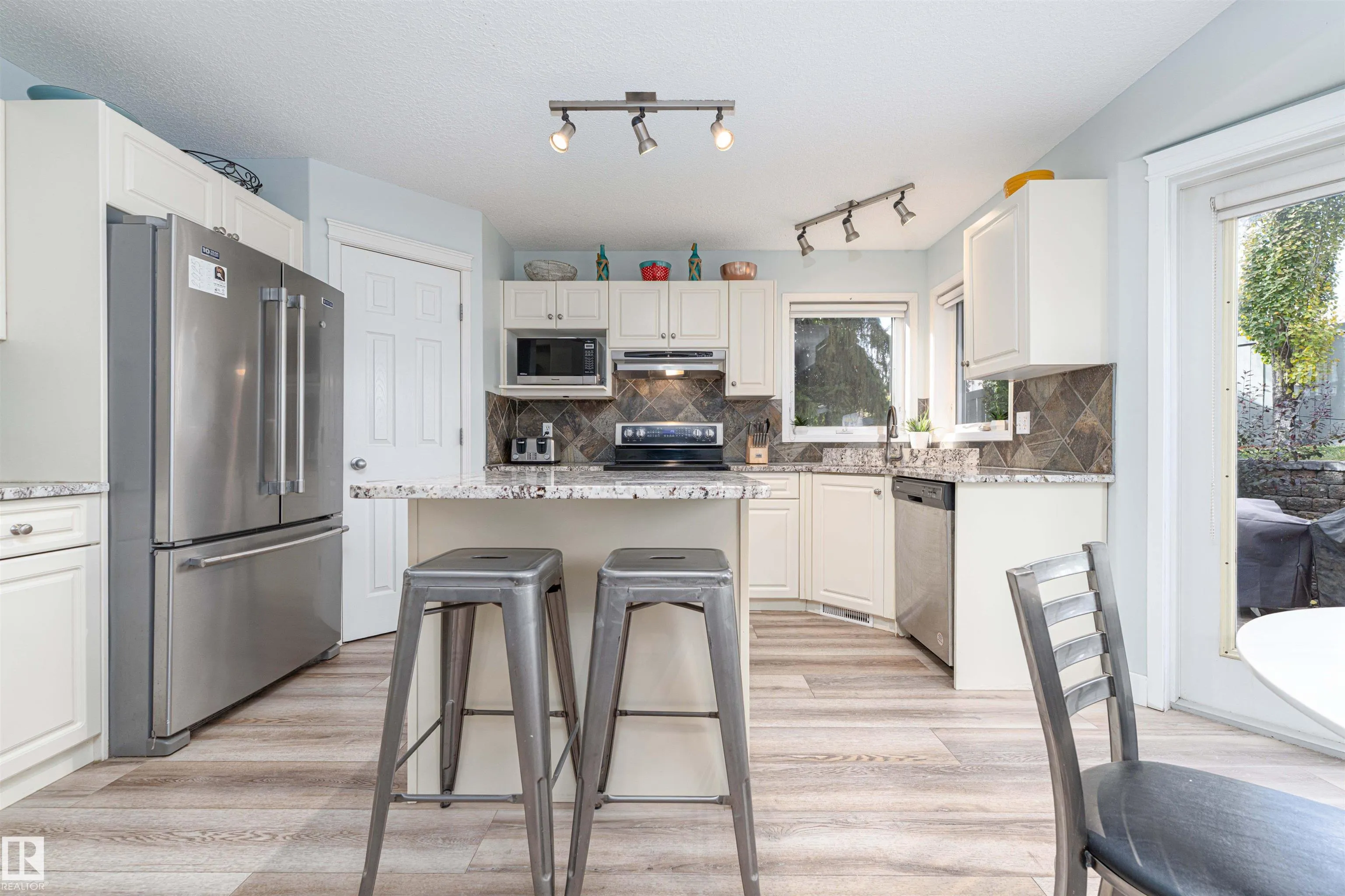 17 OLMSTEAD Crest