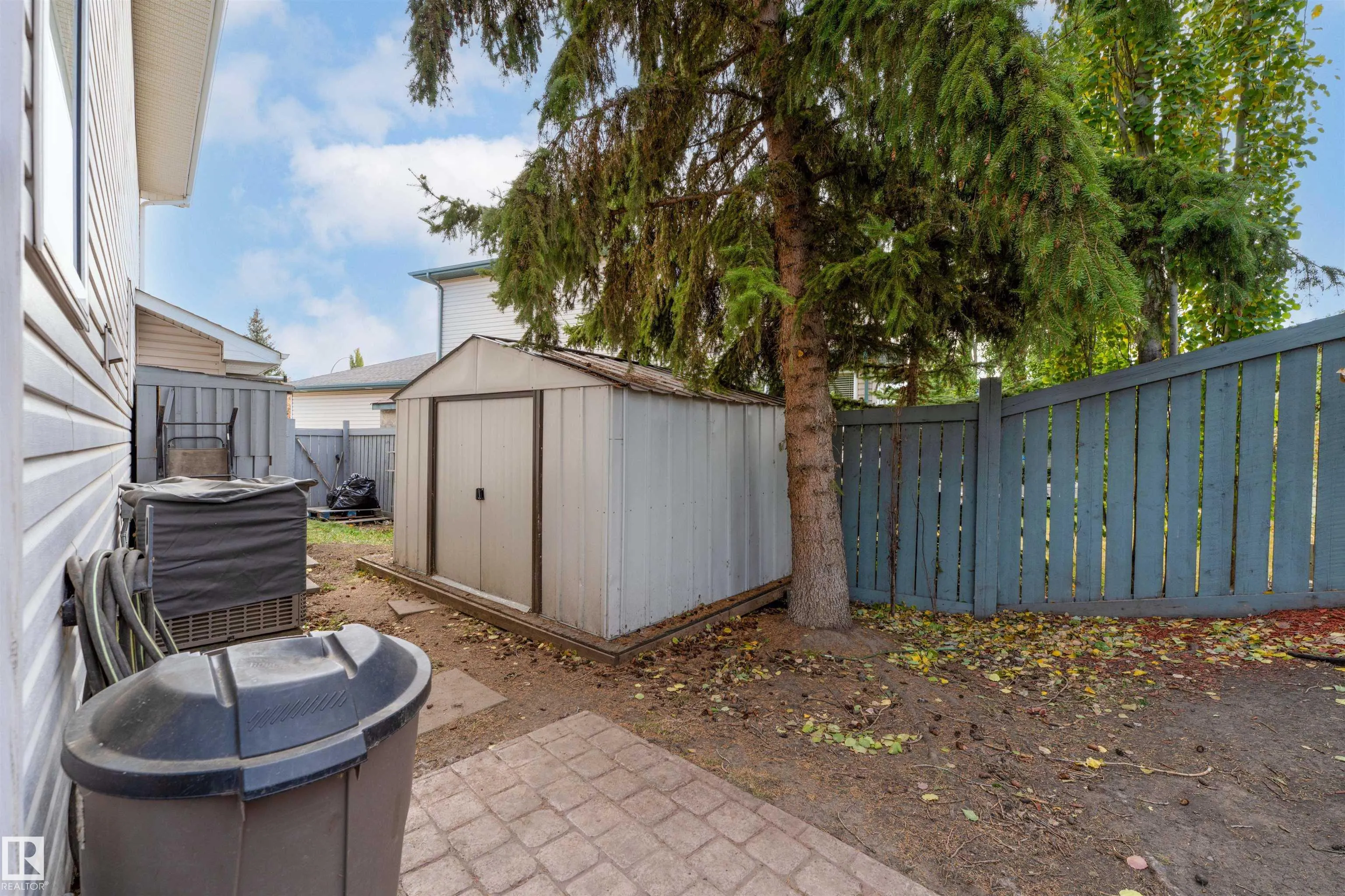 17 OLMSTEAD Crest
