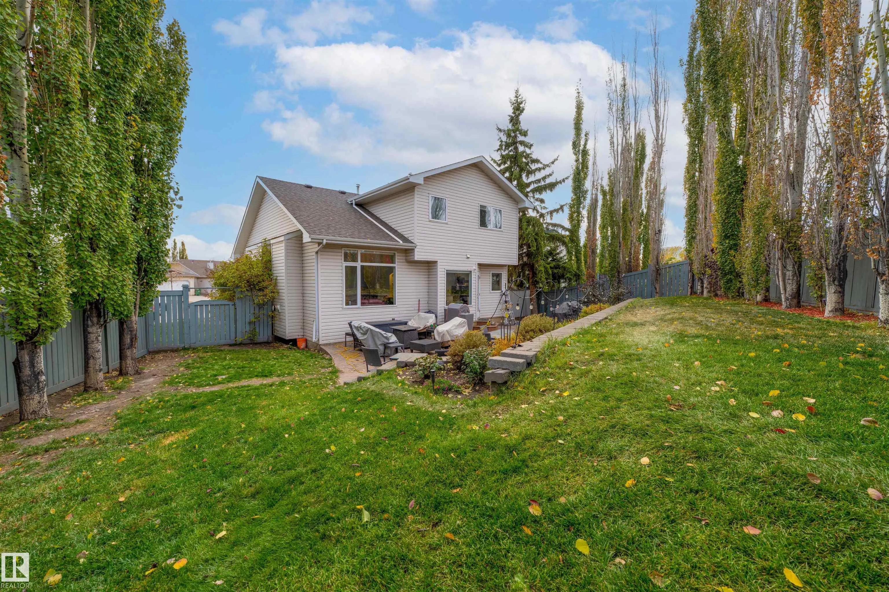 17 OLMSTEAD Crest