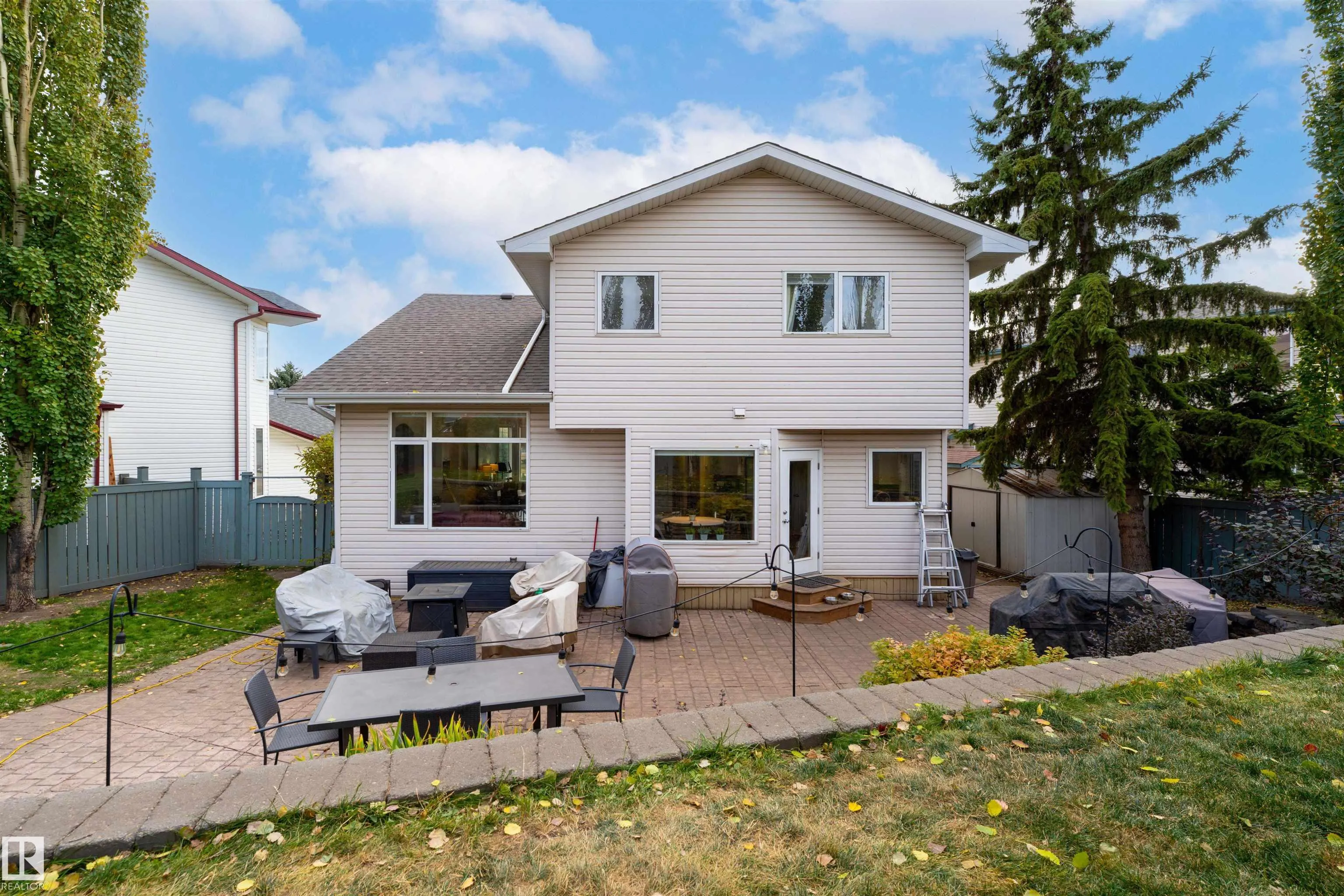 17 OLMSTEAD Crest