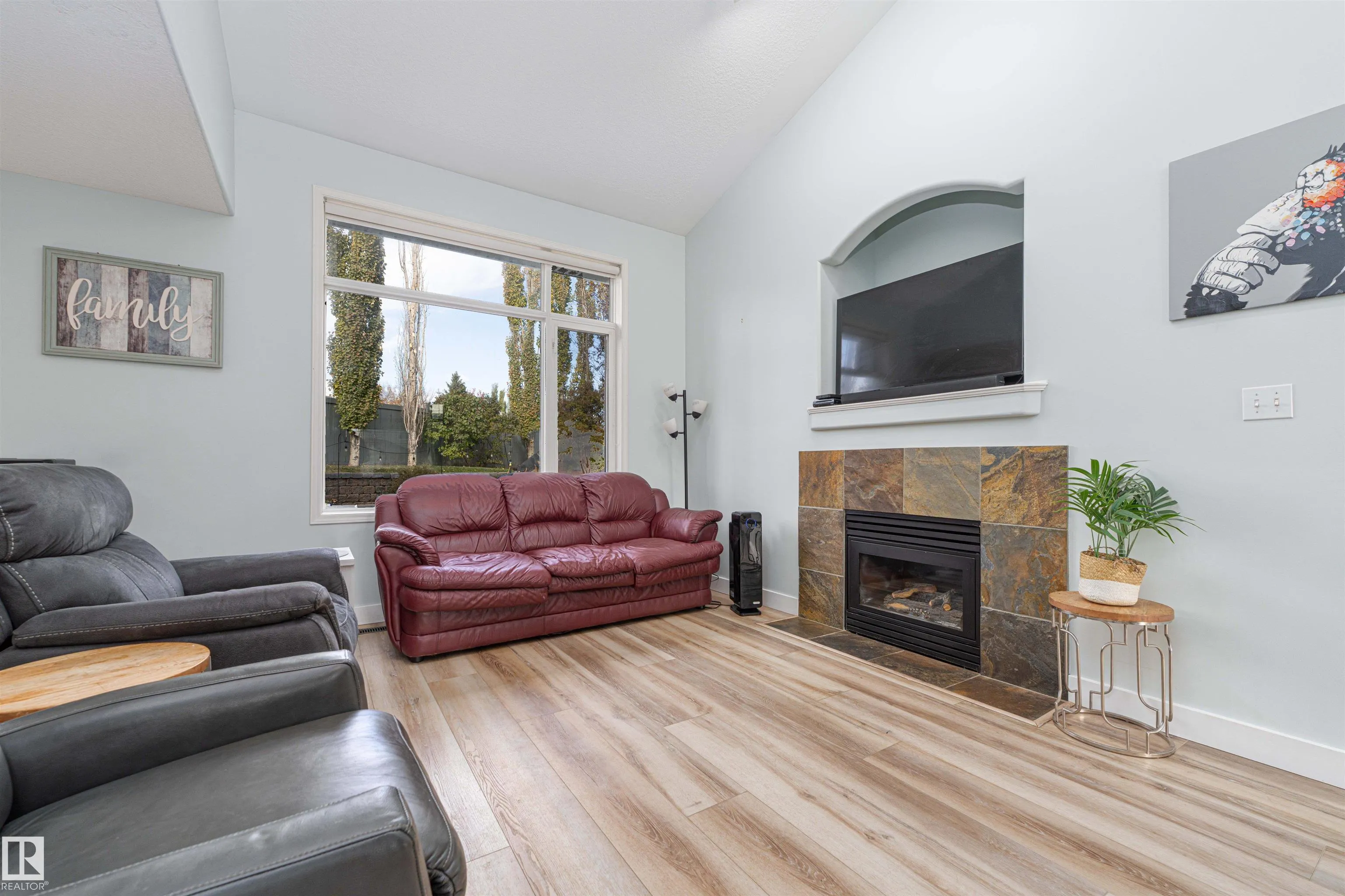 17 OLMSTEAD Crest