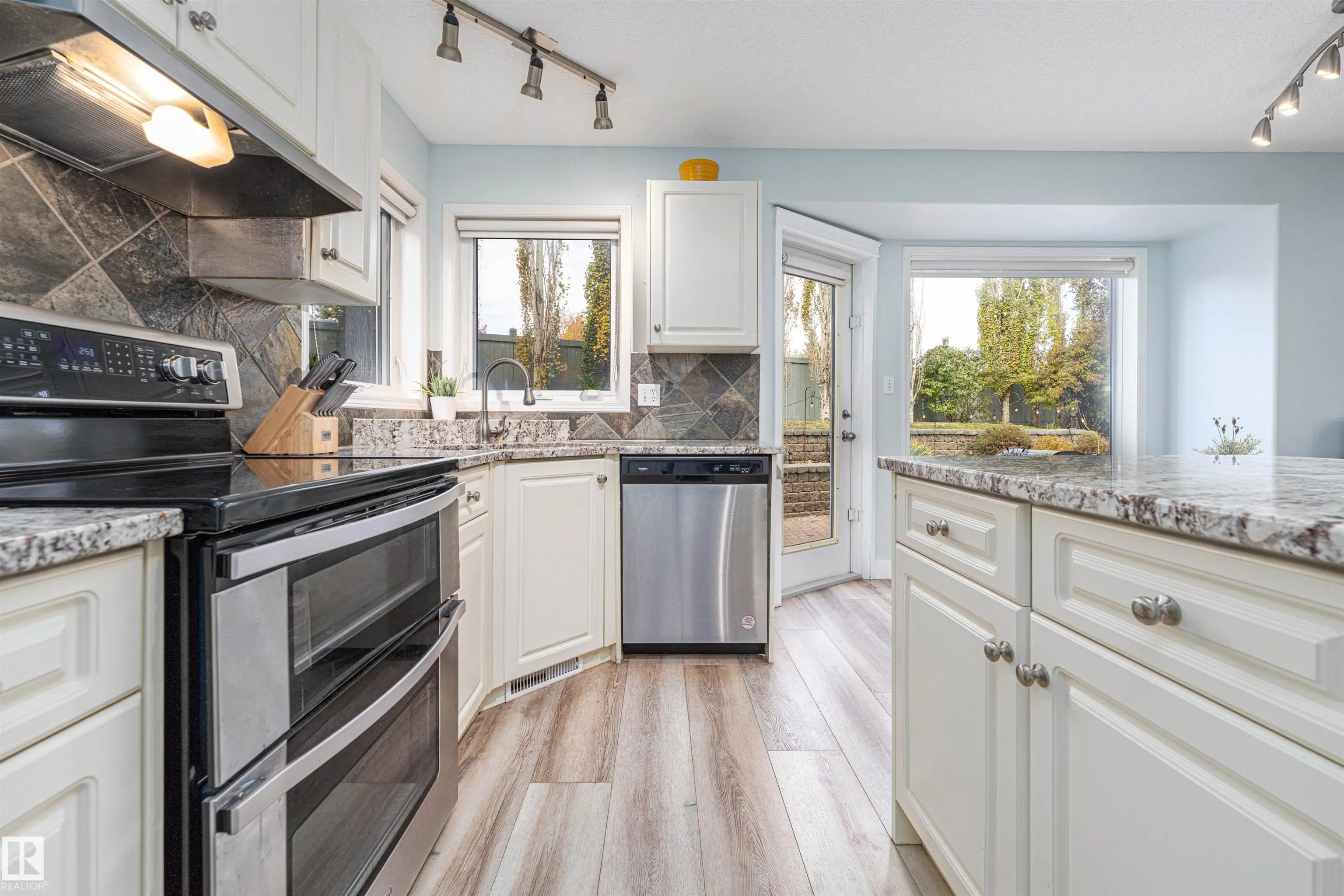17 OLMSTEAD Crest