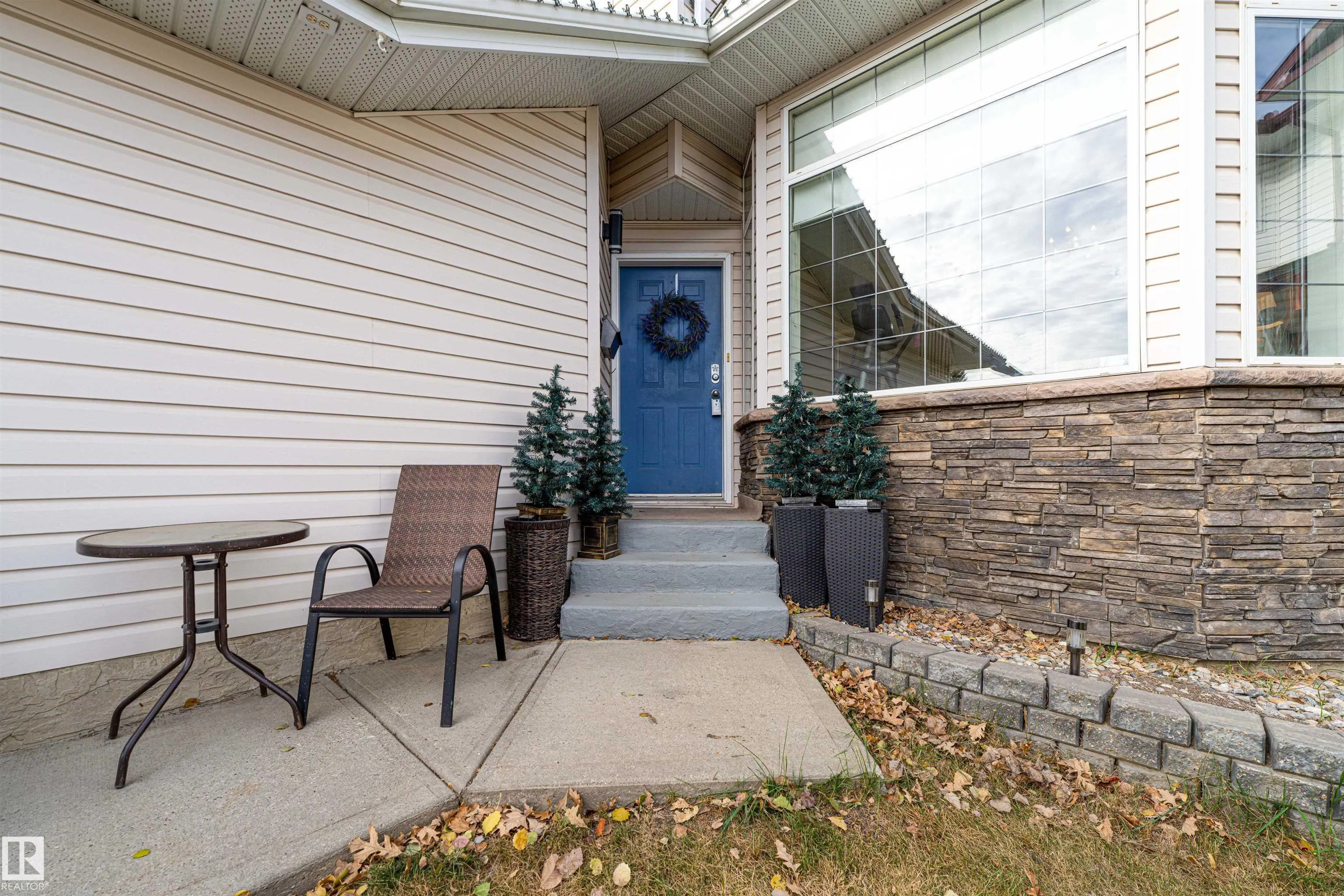 17 OLMSTEAD Crest