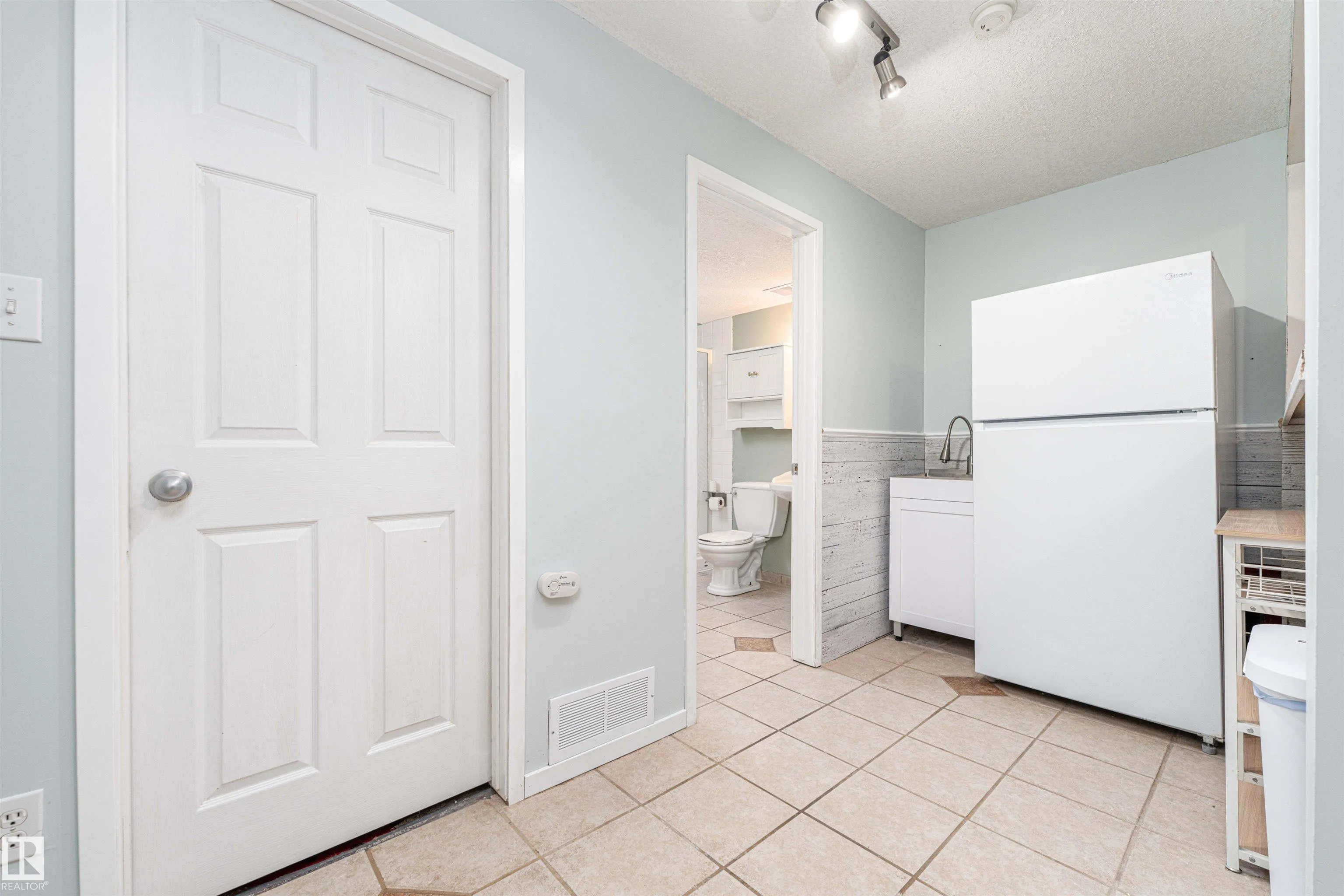 17 OLMSTEAD Crest