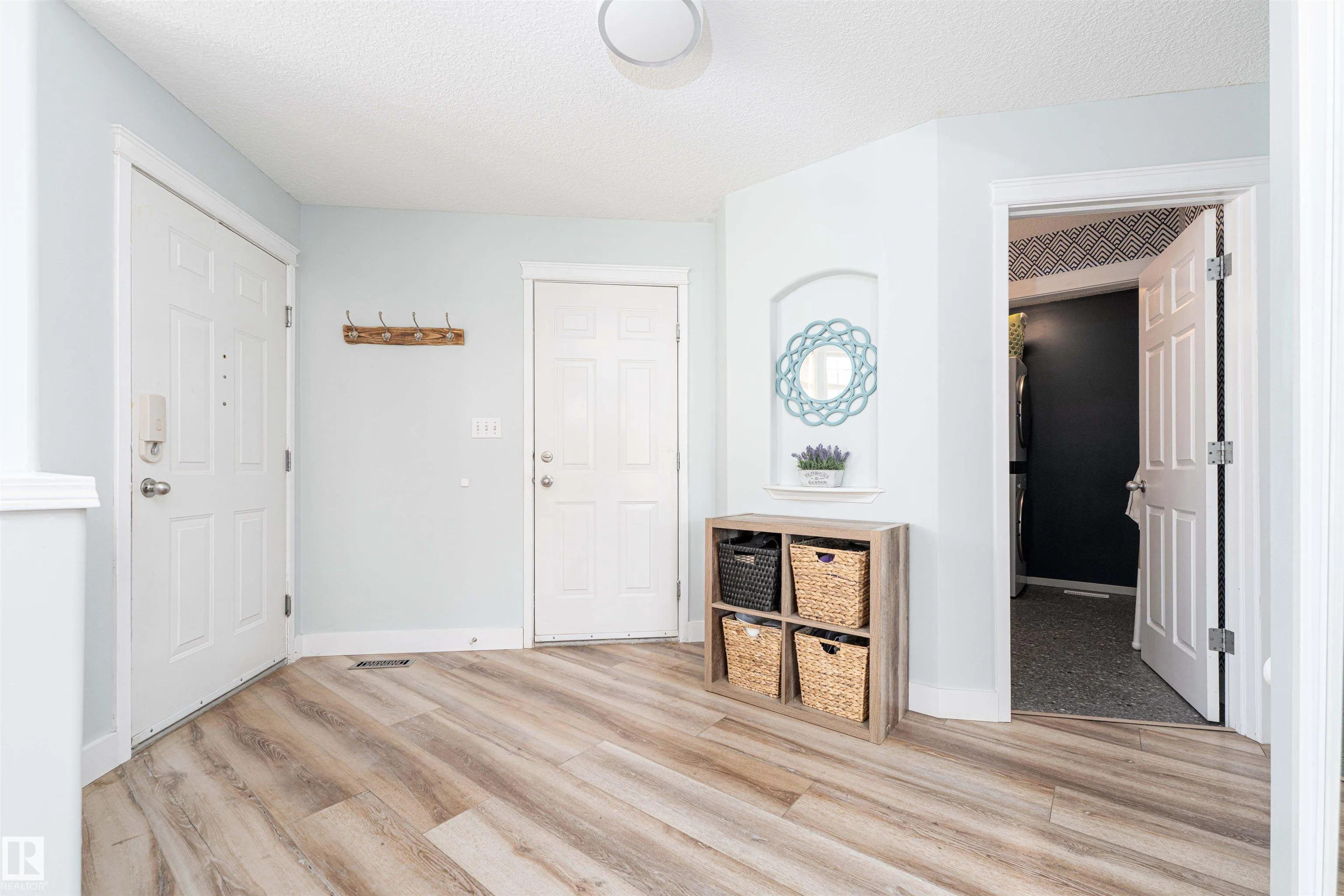 17 OLMSTEAD Crest
