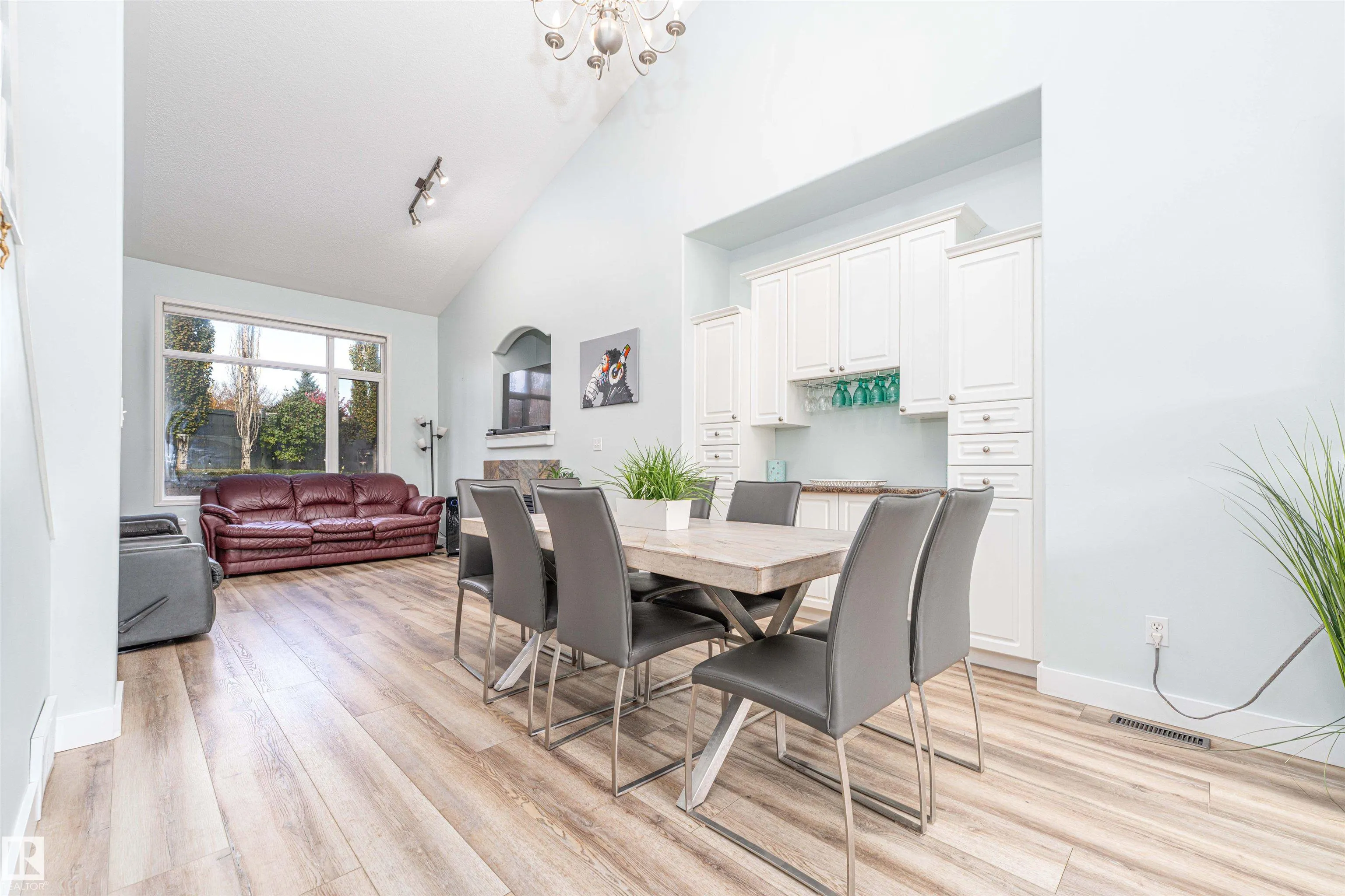 17 OLMSTEAD Crest