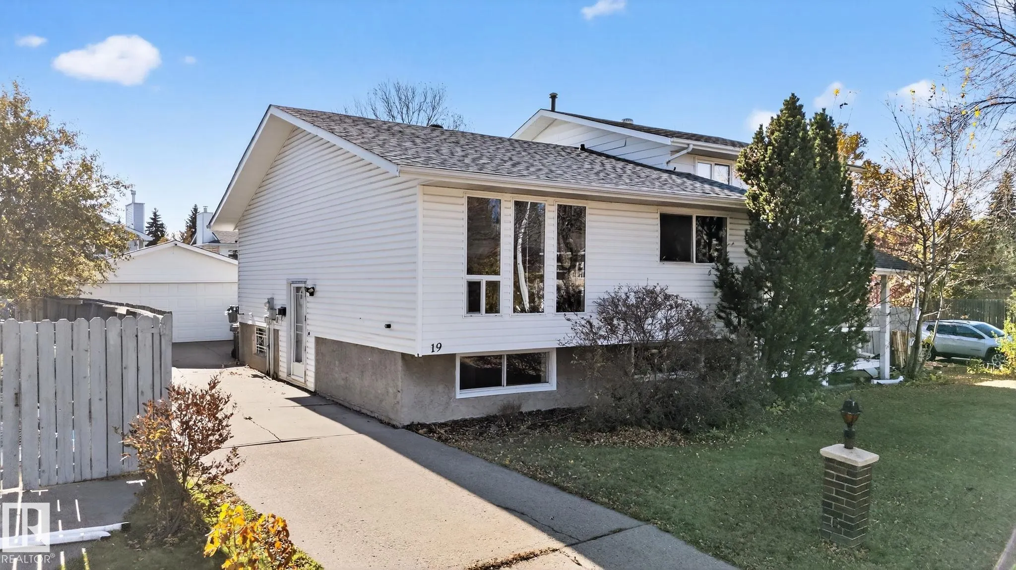 19 PRINCETON Crescent