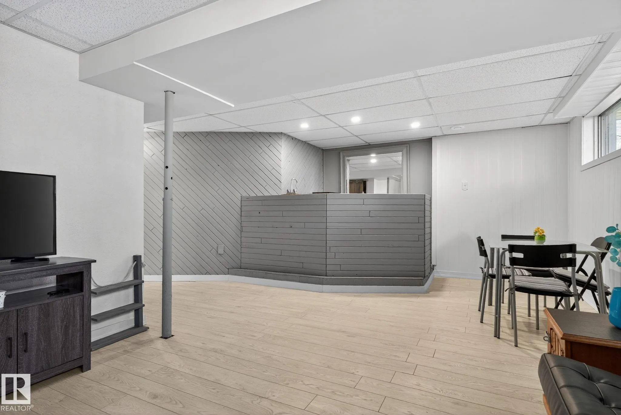 19 PRINCETON Crescent