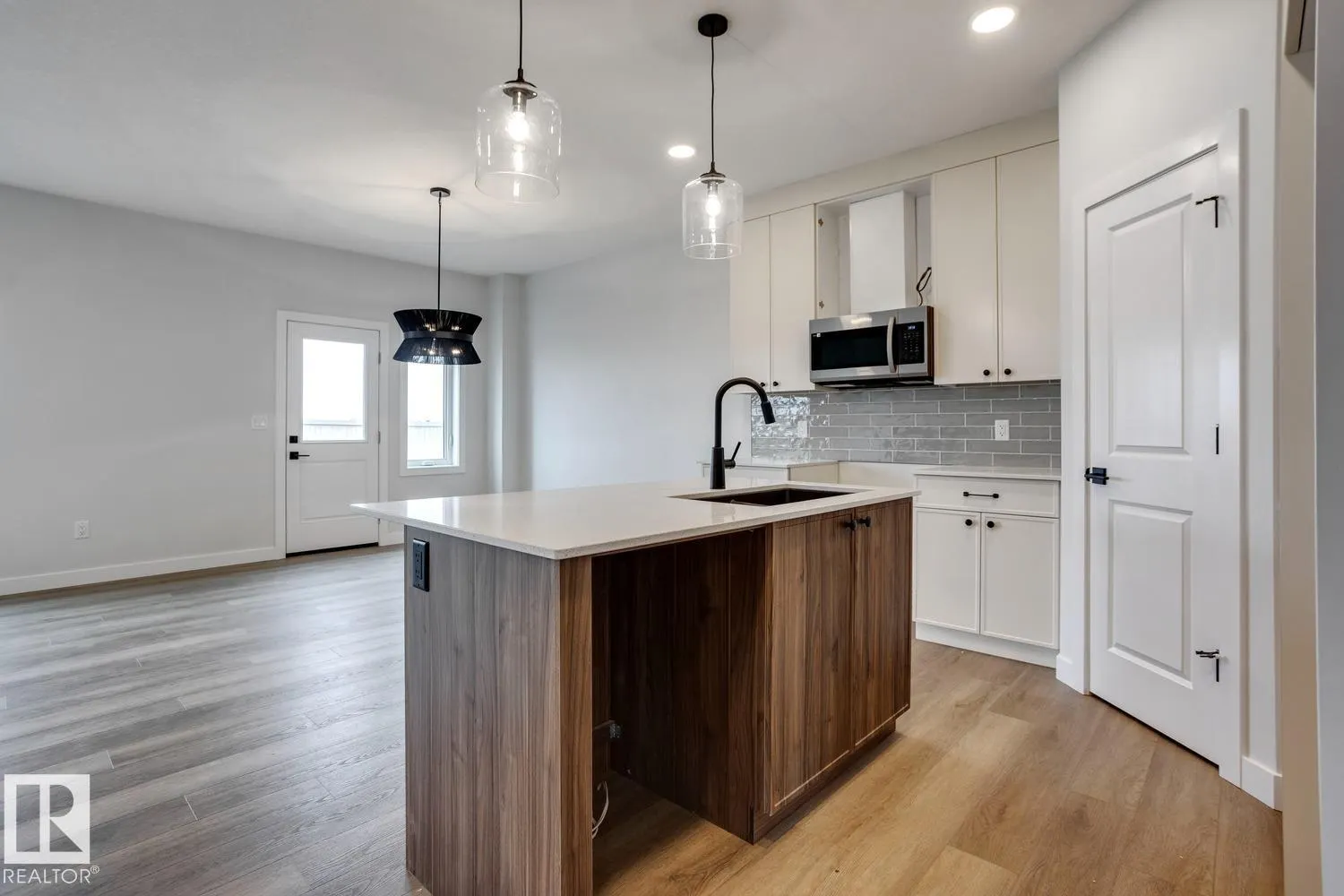 165 CALEDON Crescent