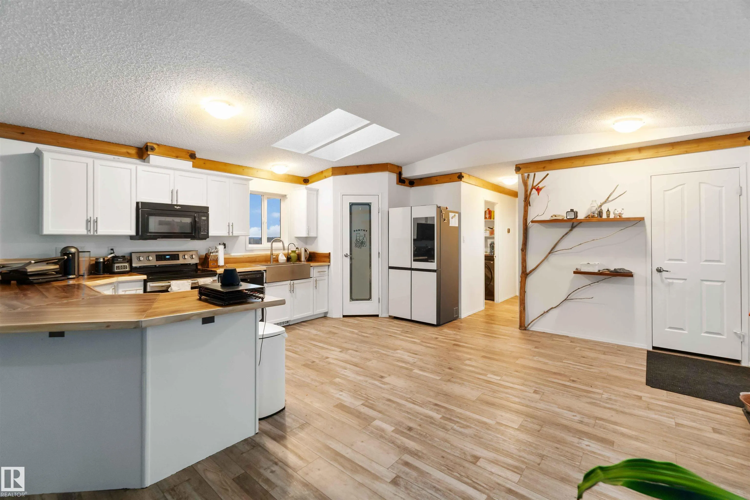 53273 RGE ROAD 215
