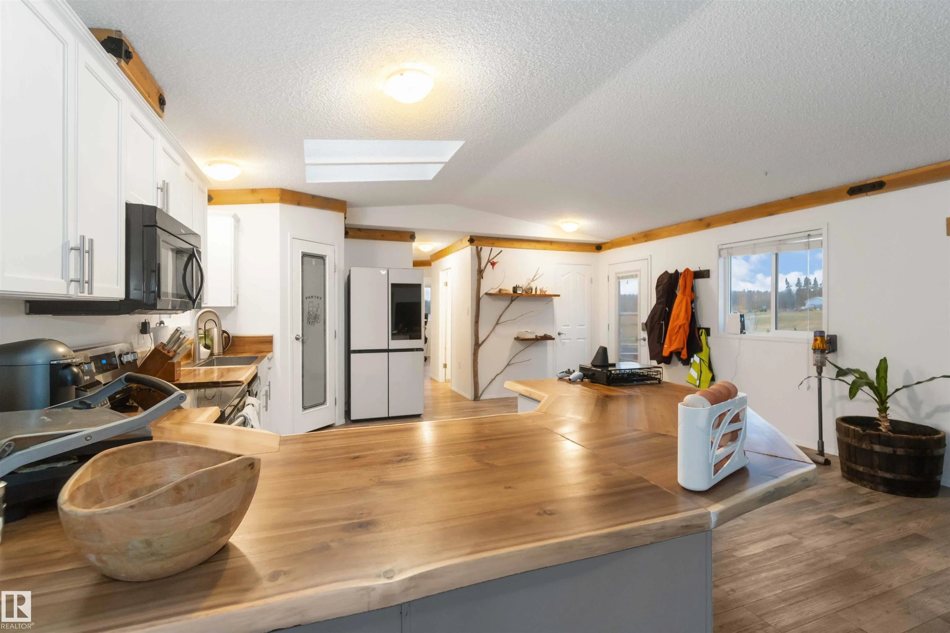 53273 RGE ROAD 215