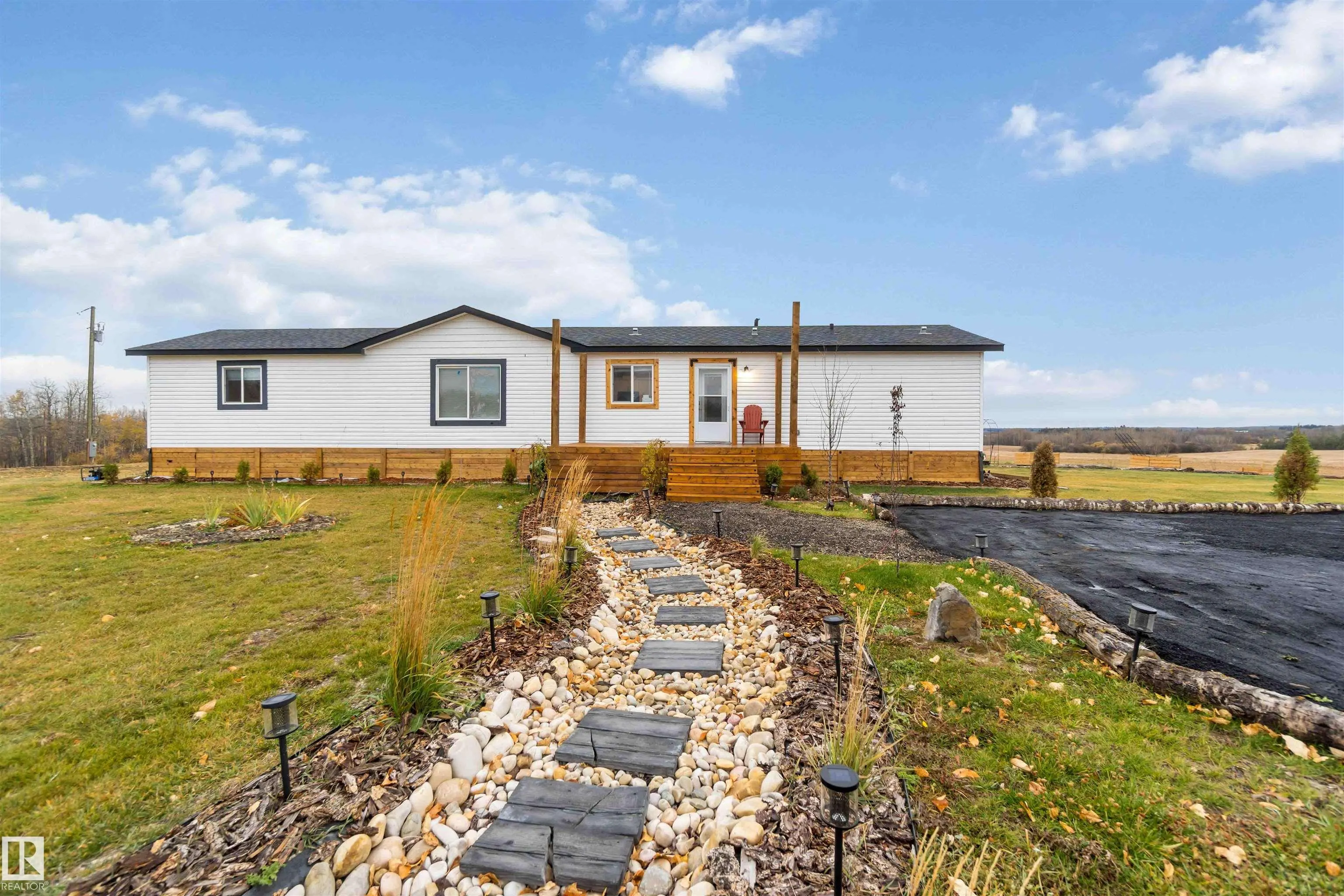 53273 RGE ROAD 215