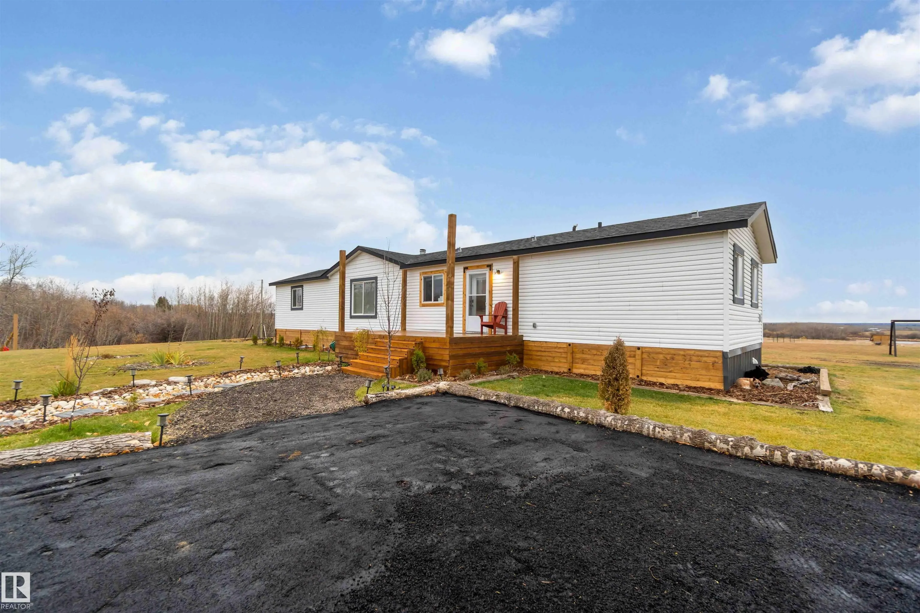 53273 RGE ROAD 215