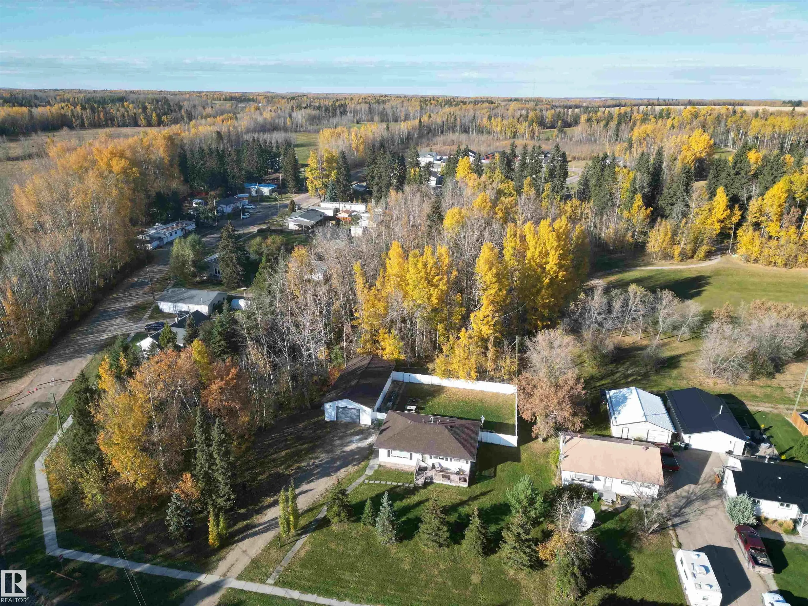 5036 53 Ave