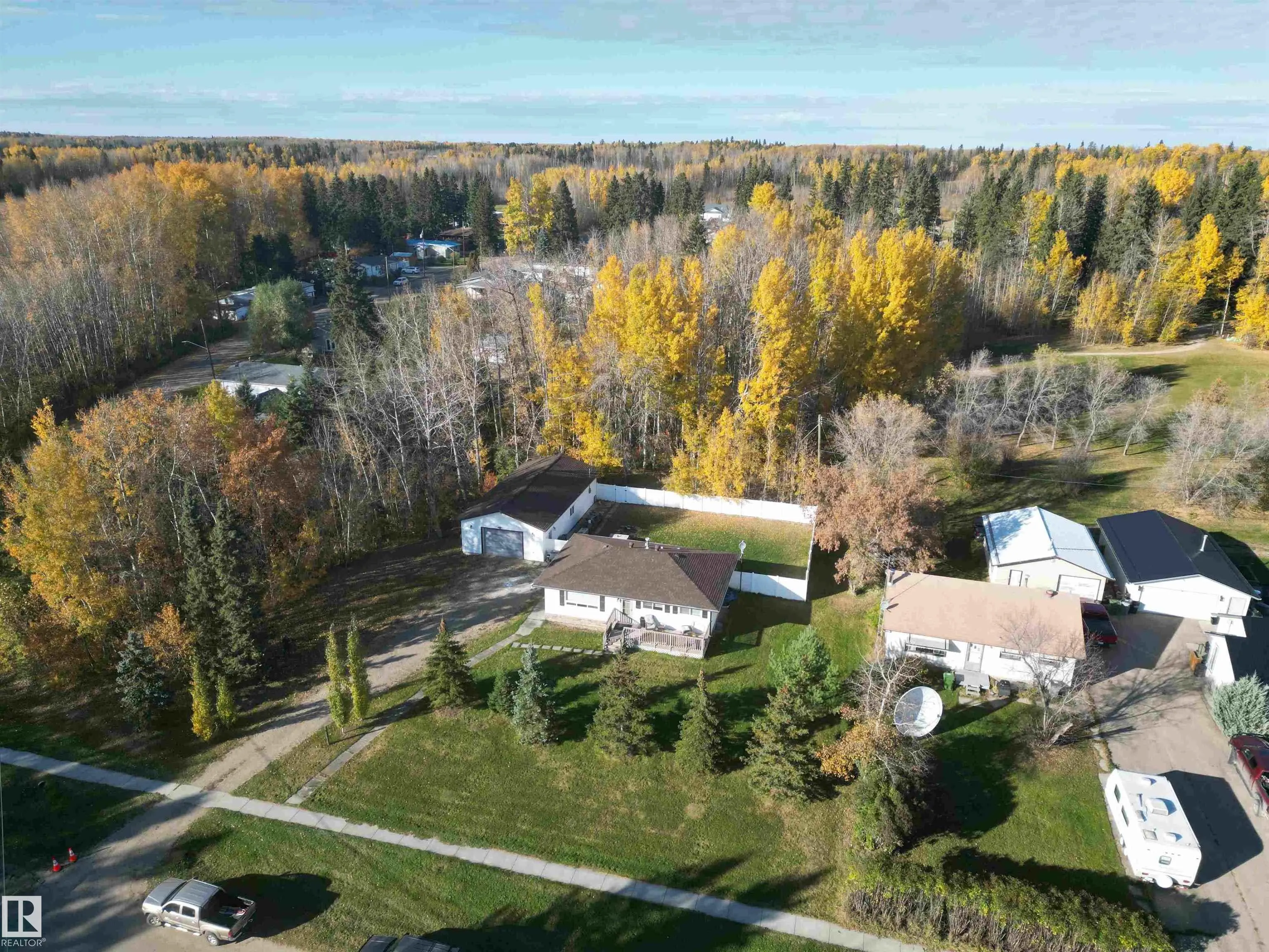 5036 53 Ave