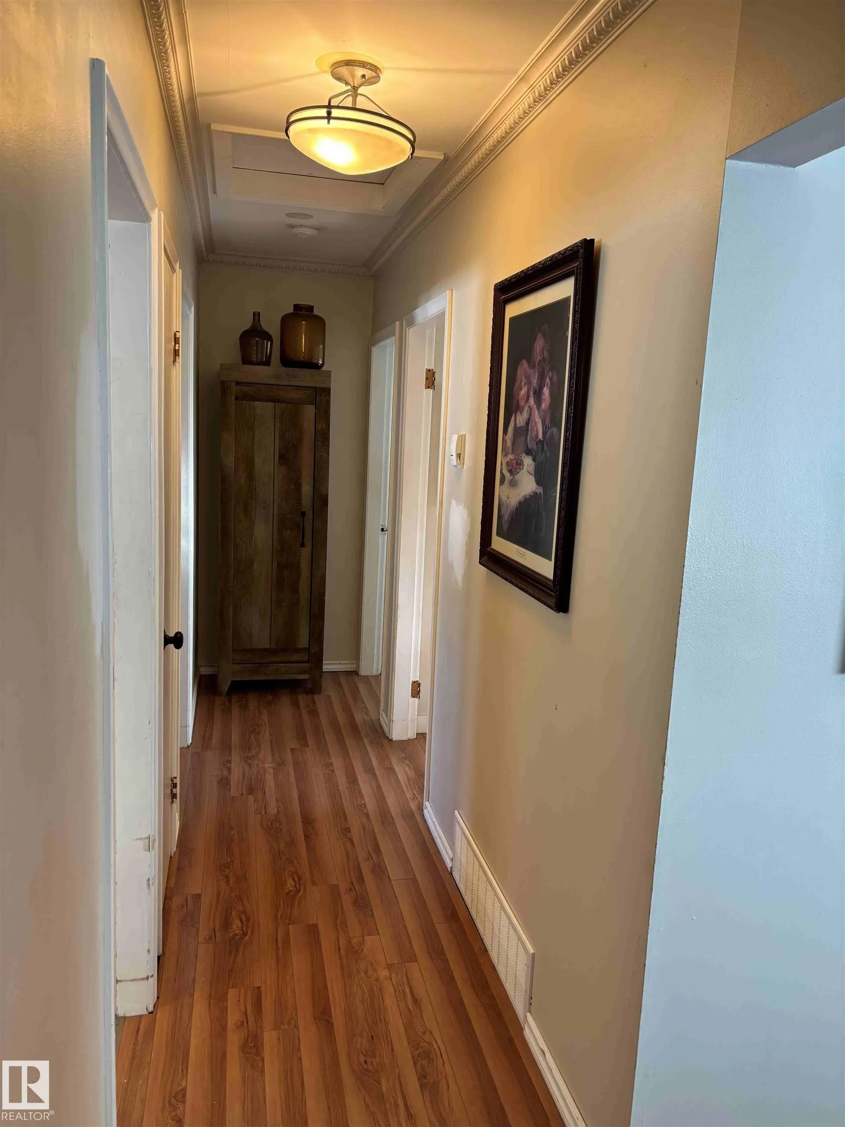5036 53 Ave