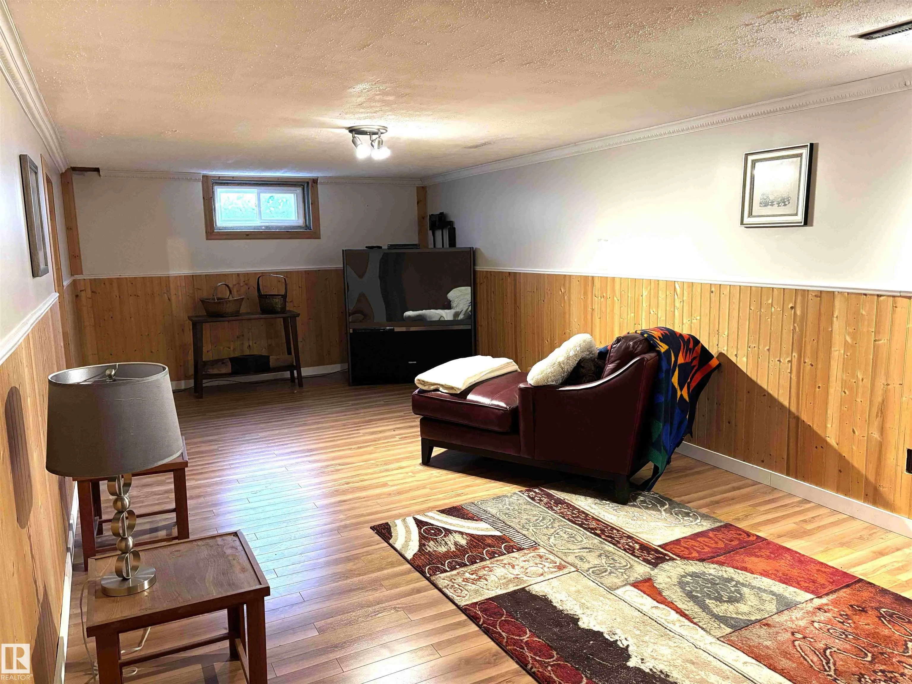 5036 53 Ave