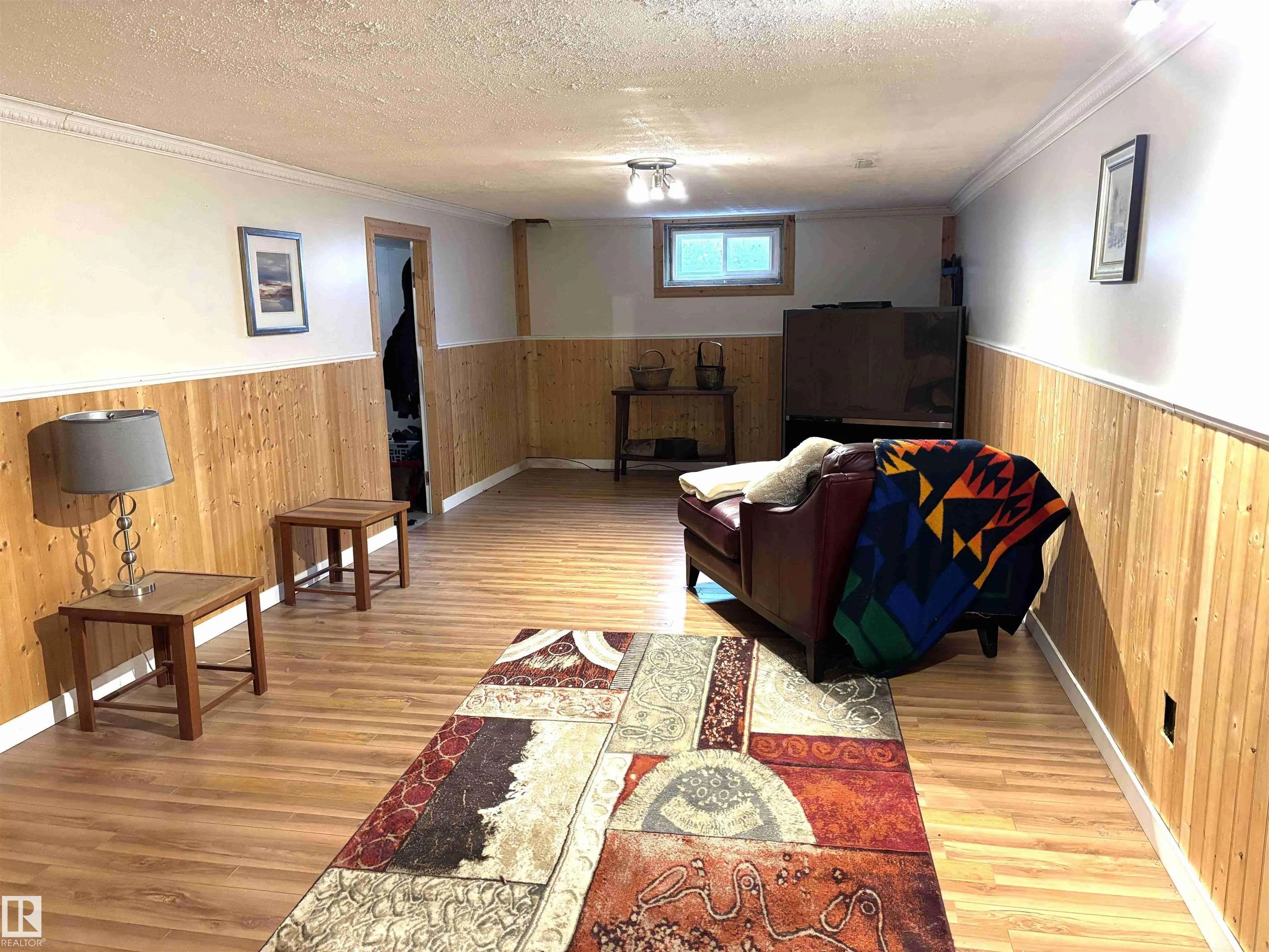 5036 53 Ave
