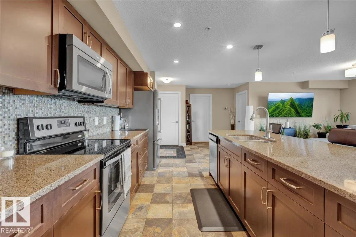 5029 EDGEMONT Boulevard