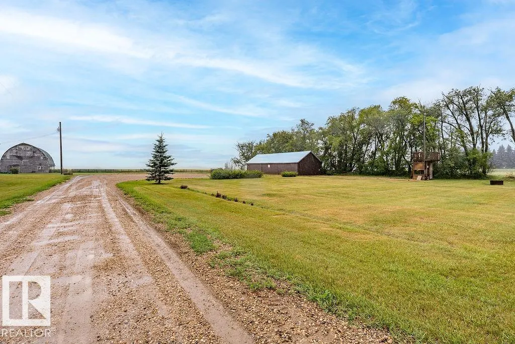 463051 RGE ROAD 235