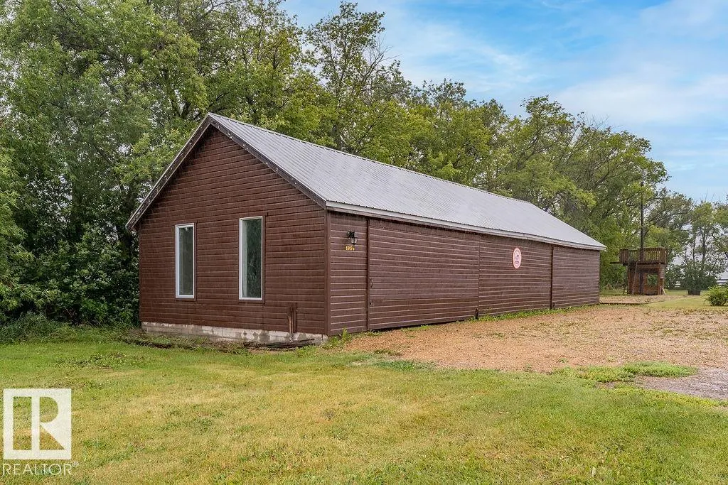 463051 RGE ROAD 235