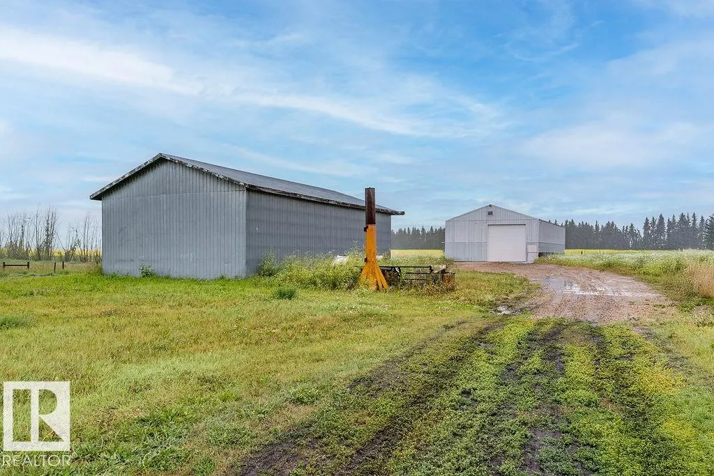 463051 RGE ROAD 235