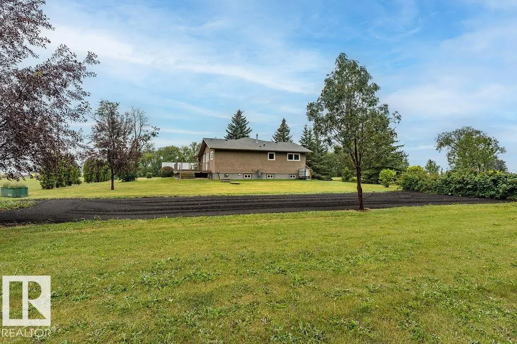 463051 RGE ROAD 235