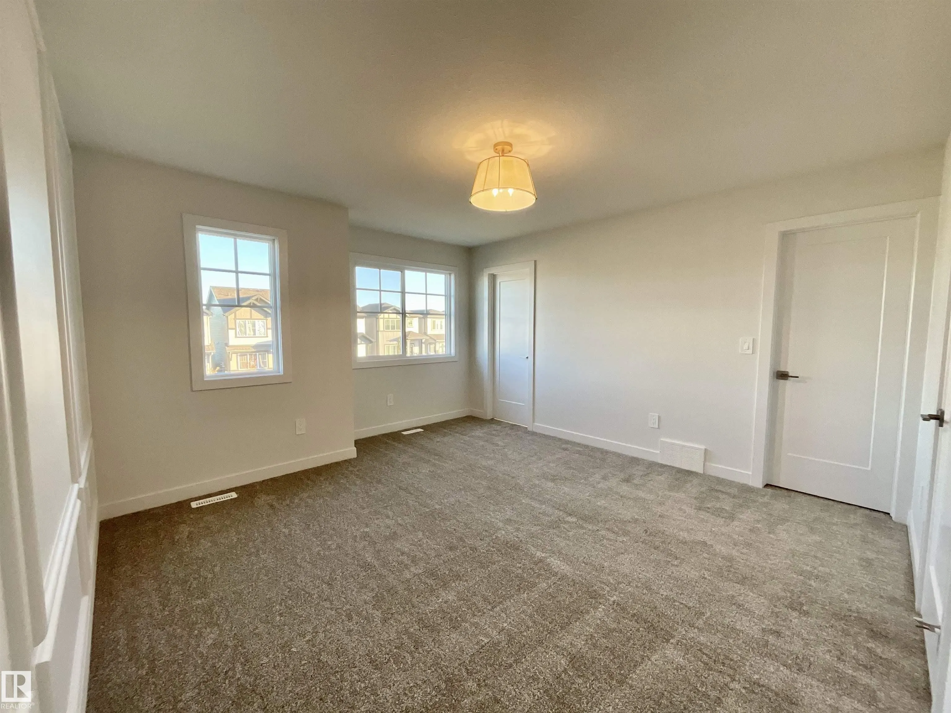 61 SIENNA Boulevard
