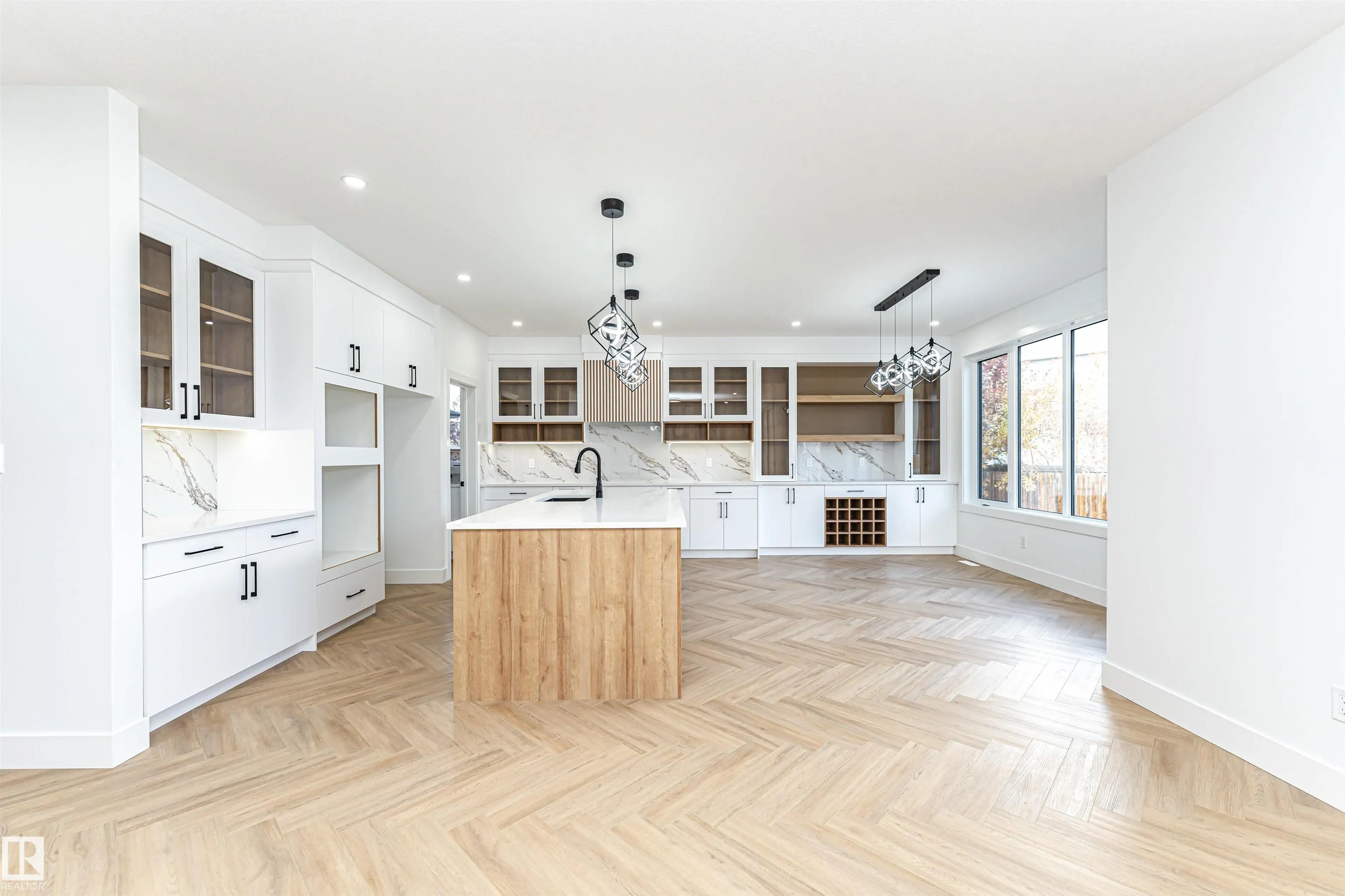 3221 PELERIN Crescent