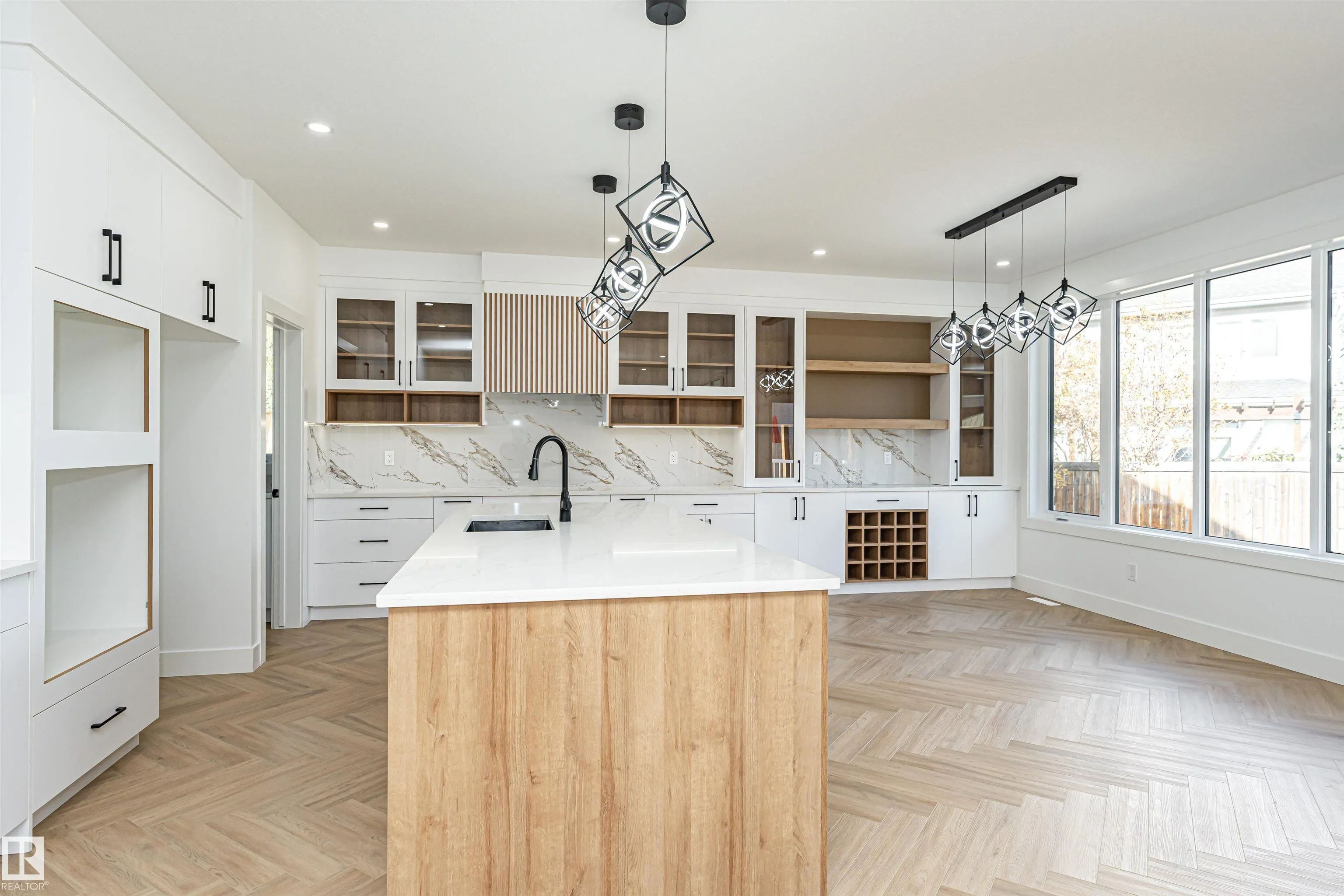 3221 PELERIN Crescent