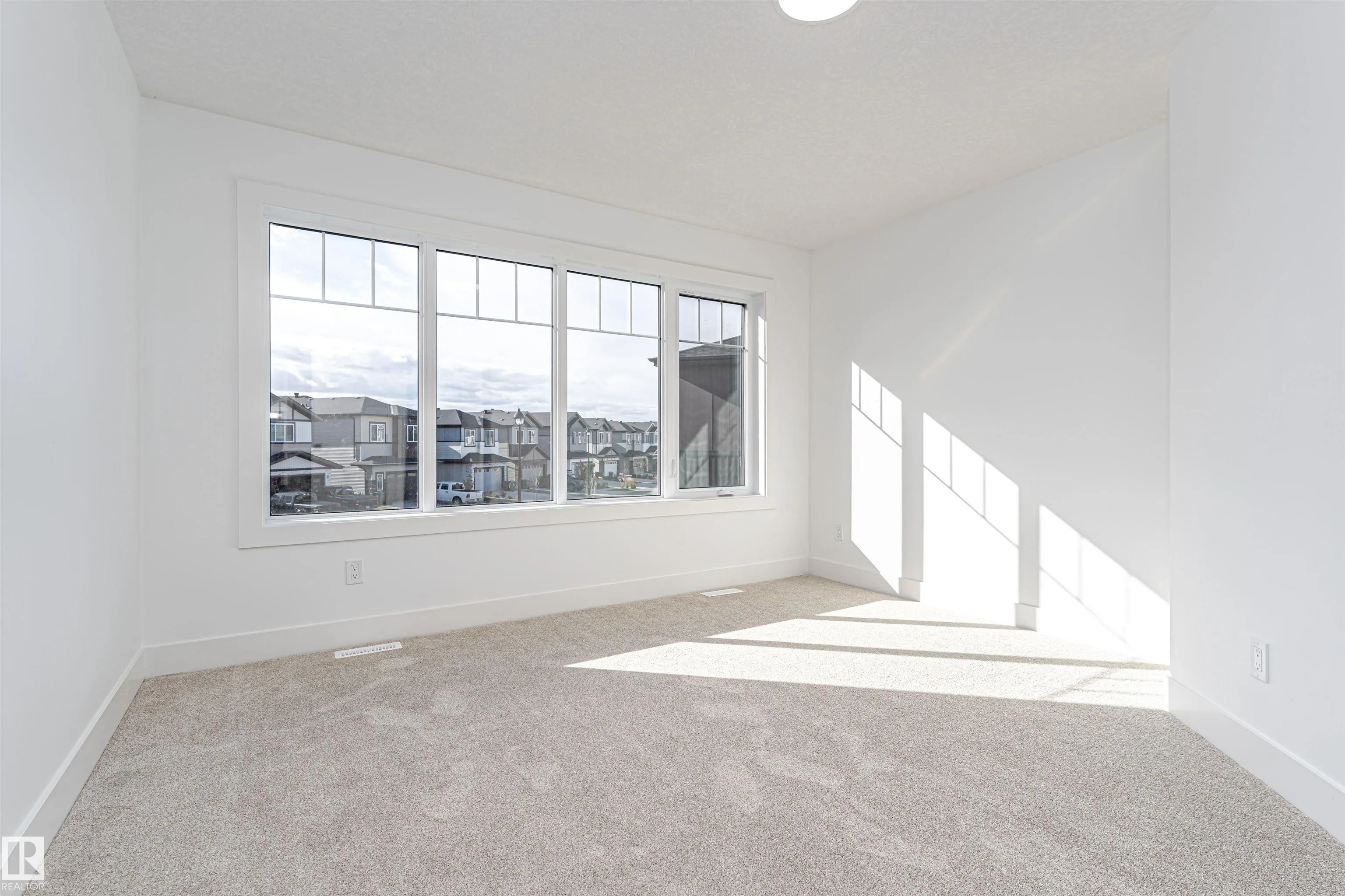 3221 PELERIN Crescent