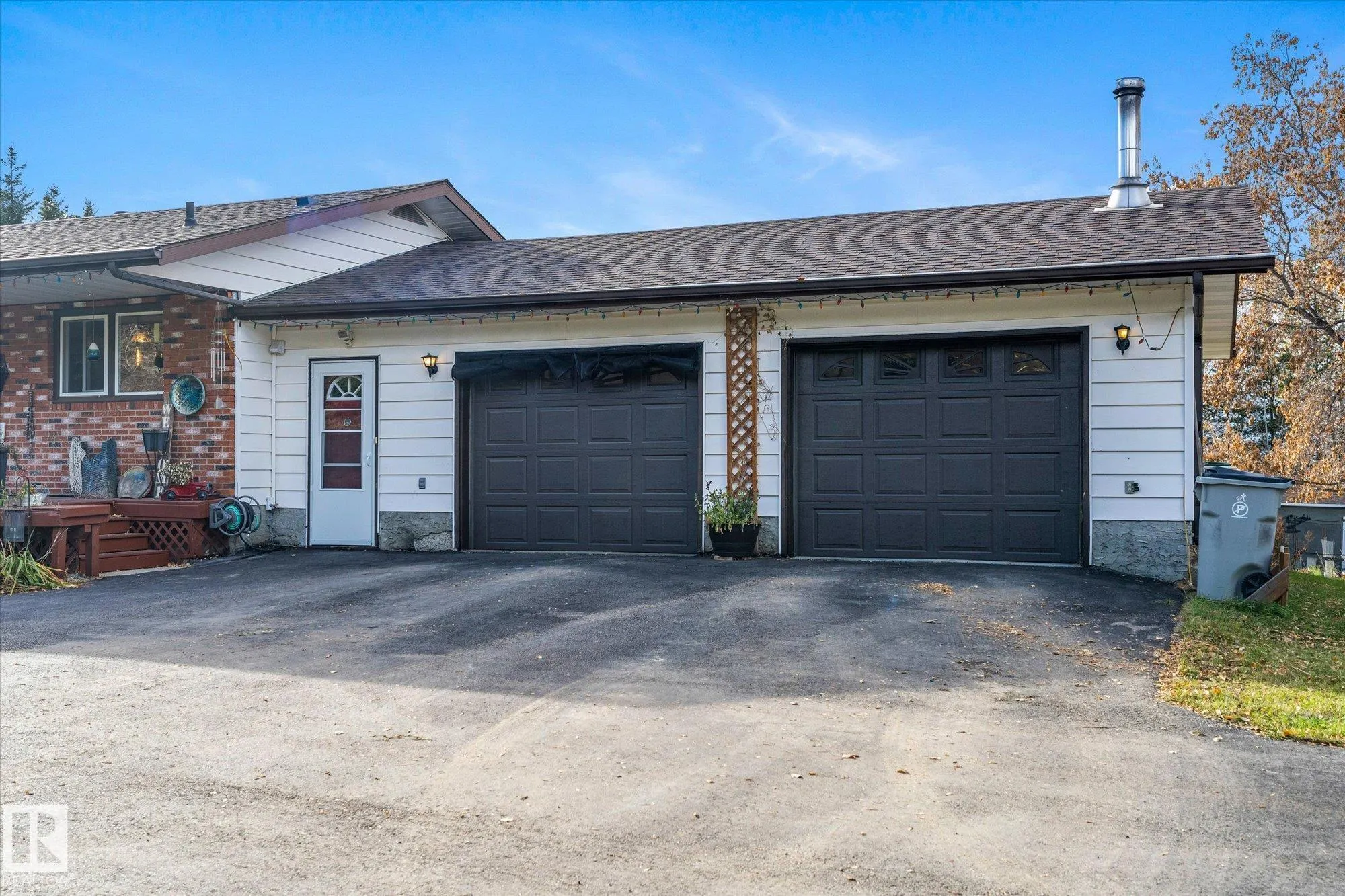 4911 46 St