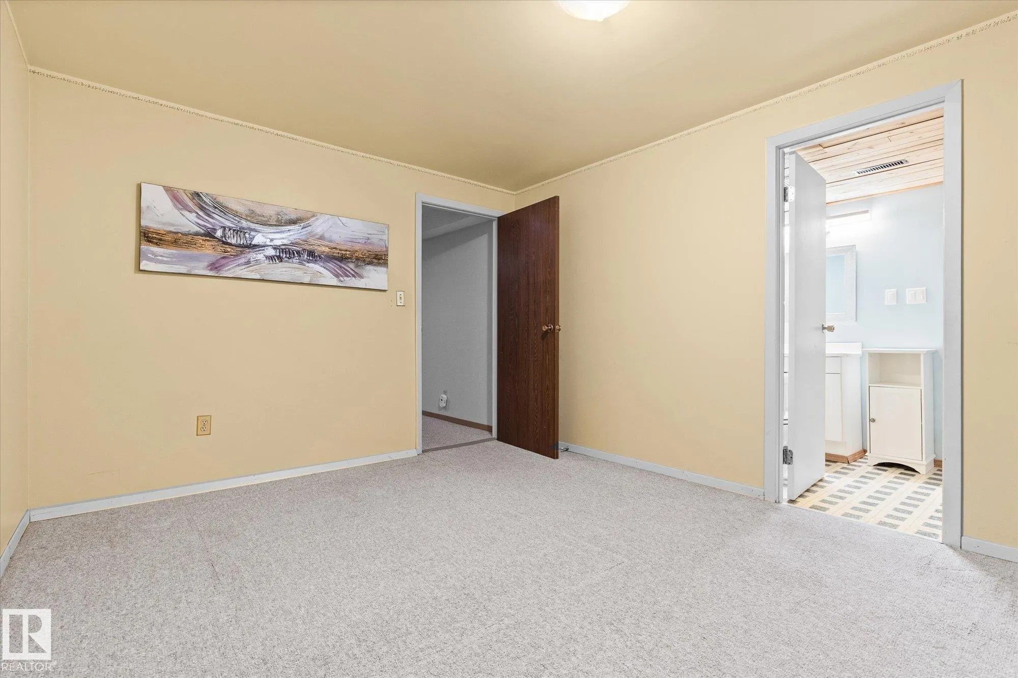 4911 46 St