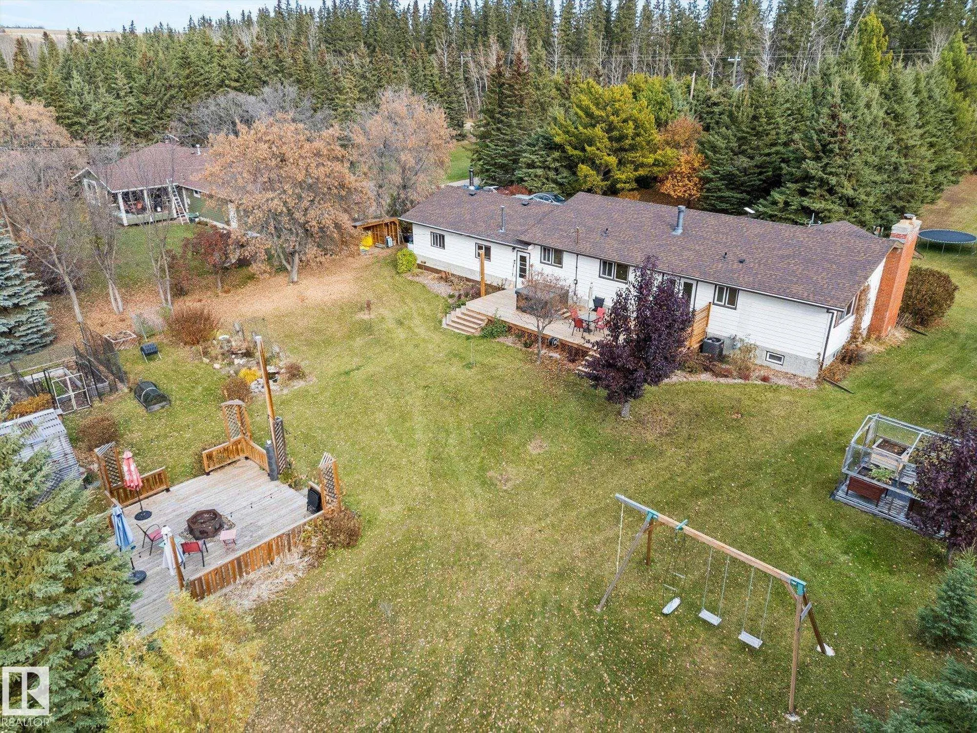4911 46 St