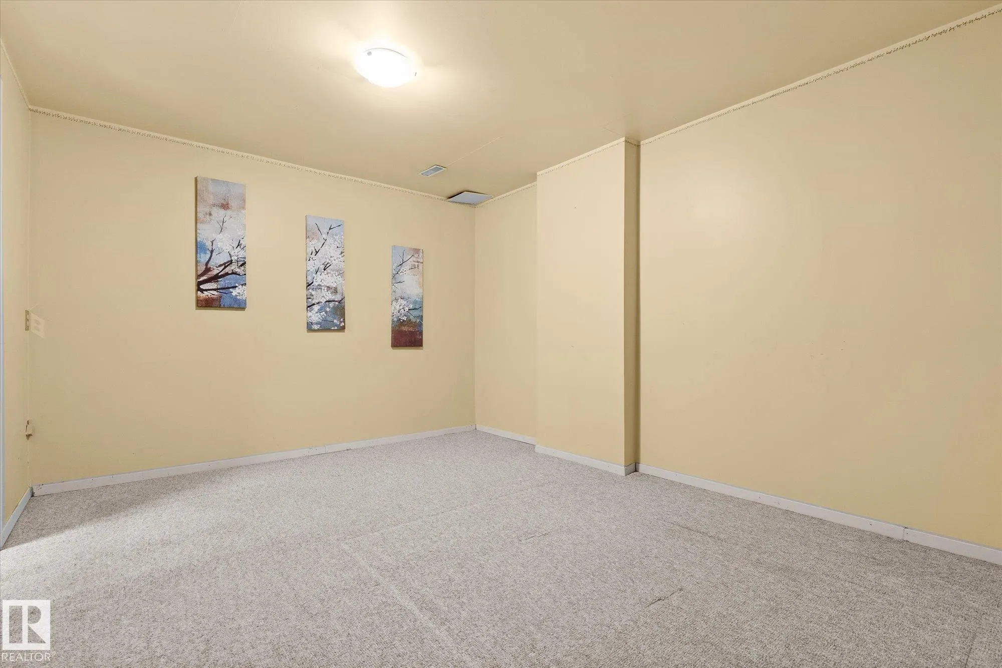 4911 46 St